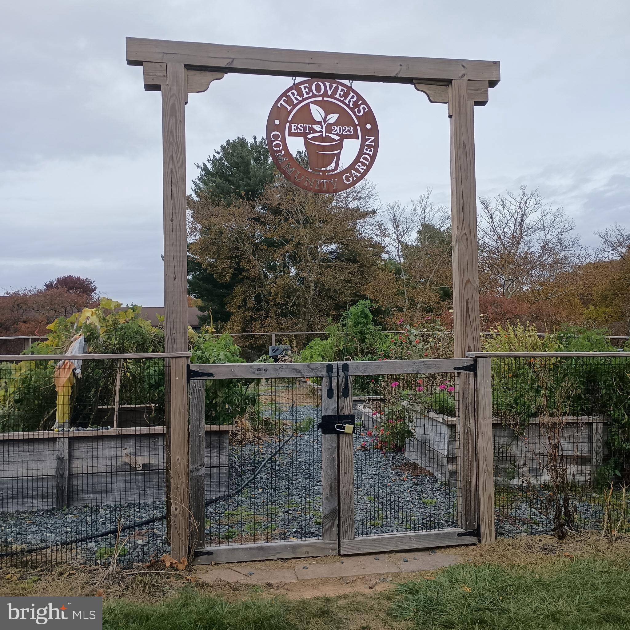 VILLAGE OF LONG REACH - Residential