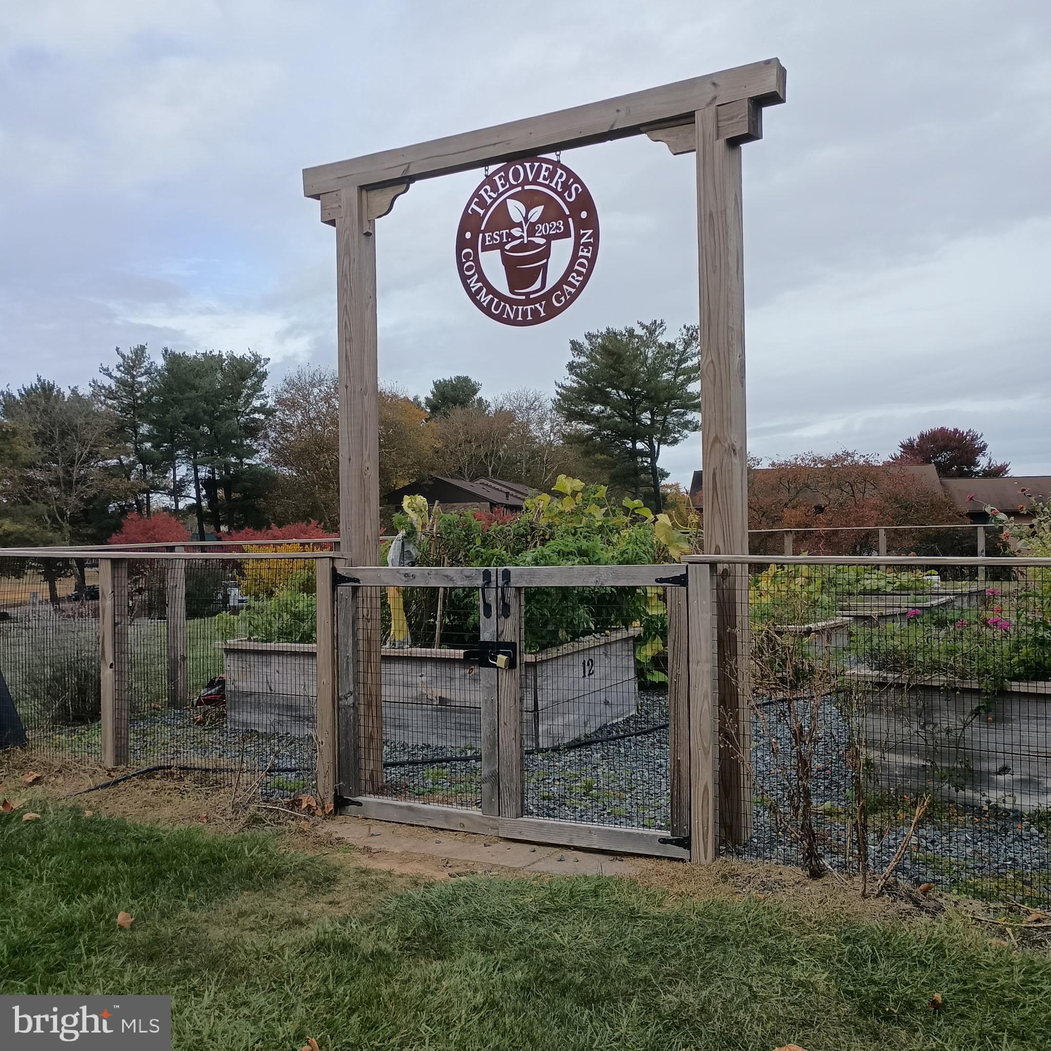 VILLAGE OF LONG REACH - Residential