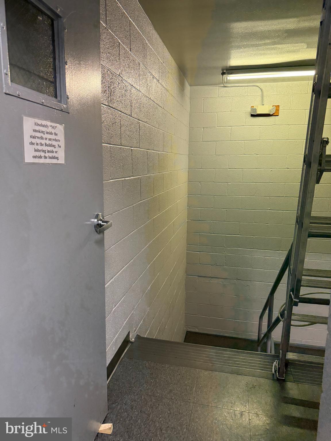 LINCOLNIA - Commercial Sale