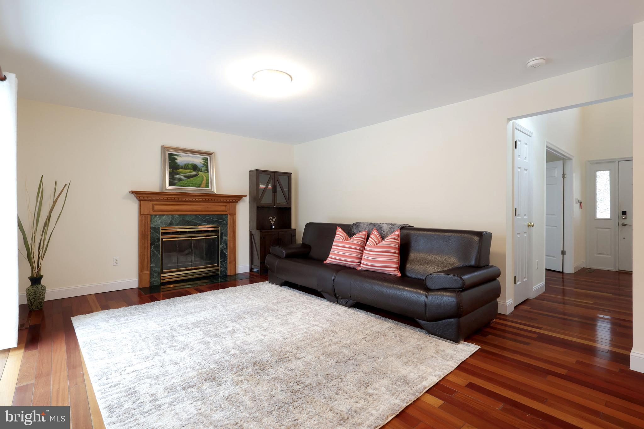 FOXPOINTE - Residential