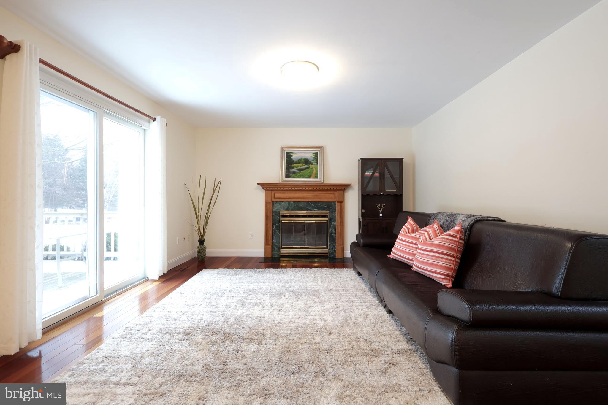 FOXPOINTE - Residential