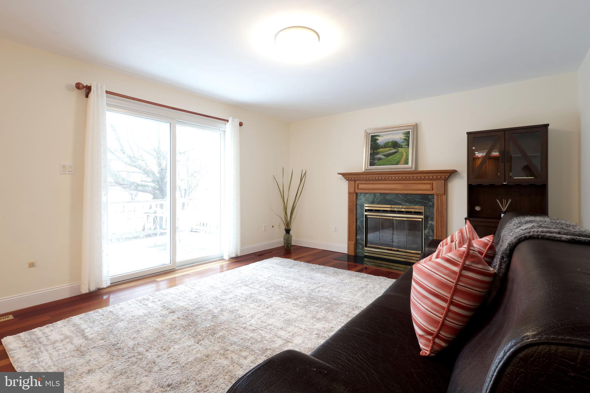 FOXPOINTE - Residential