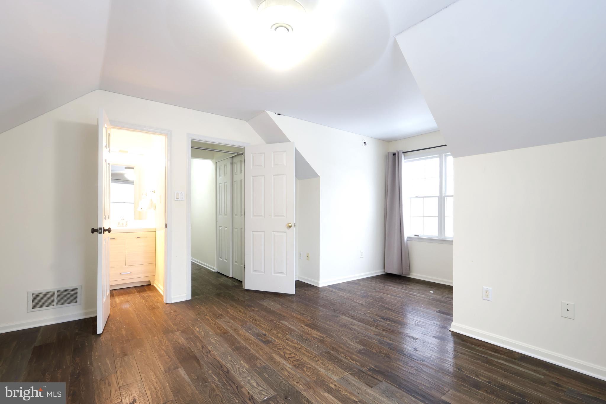 FOXPOINTE - Residential