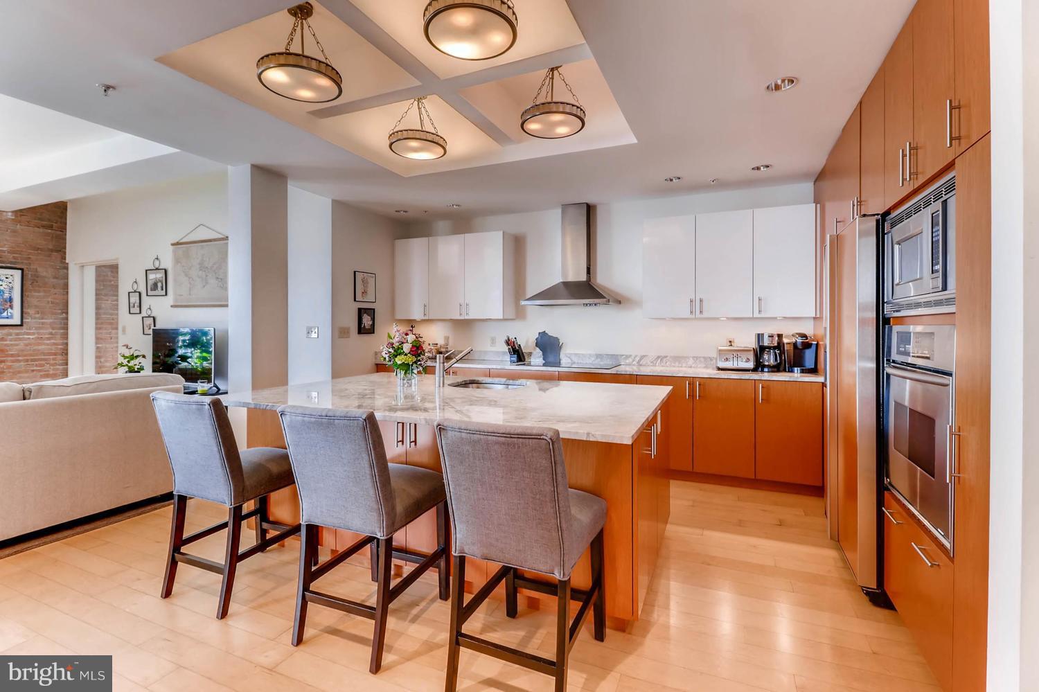 HENDERSON'S WHARF - Residential