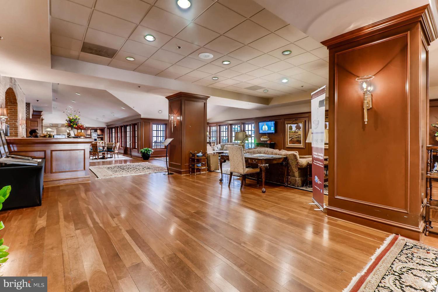 HENDERSON'S WHARF - Residential