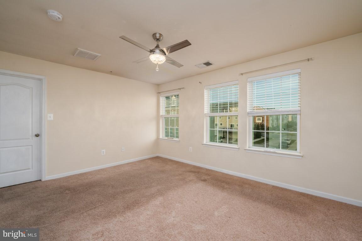 OXFORD SQUARE - Residential Lease