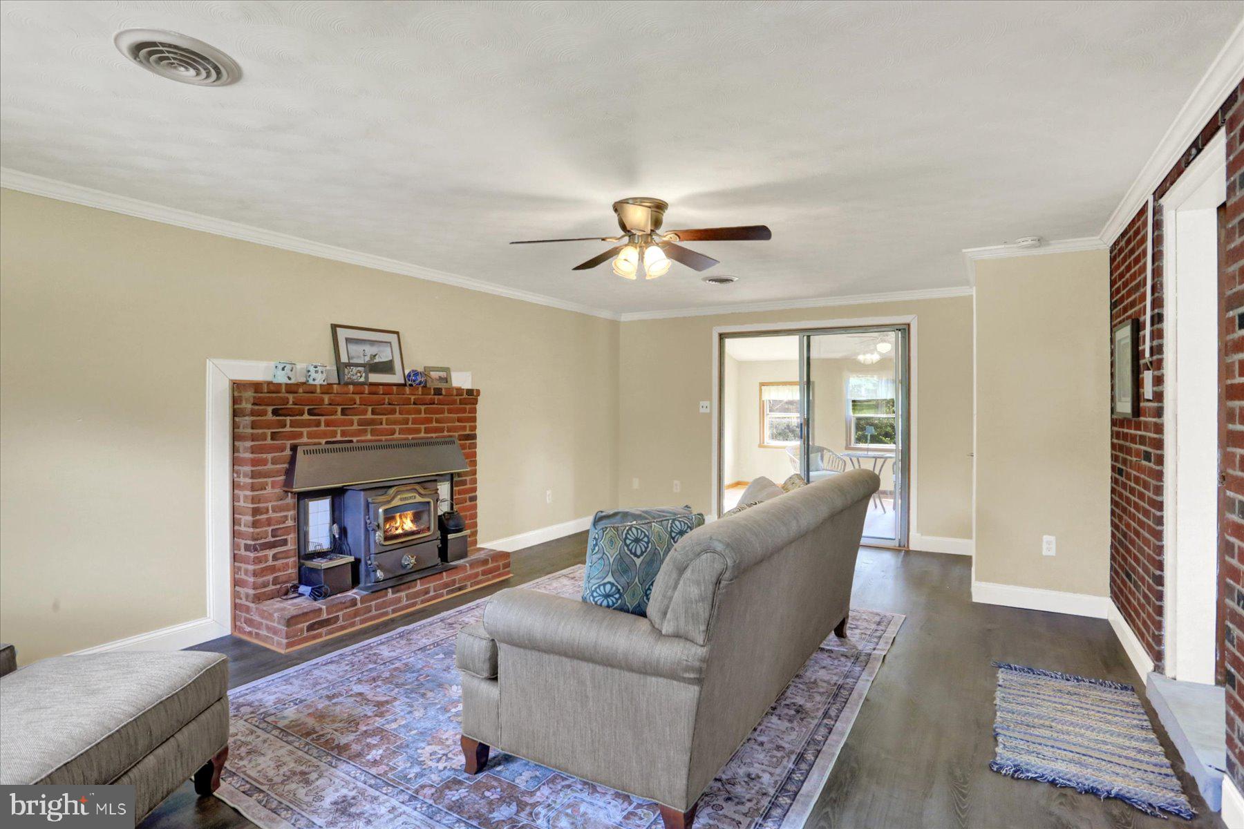 954 VALLEY ROAD
