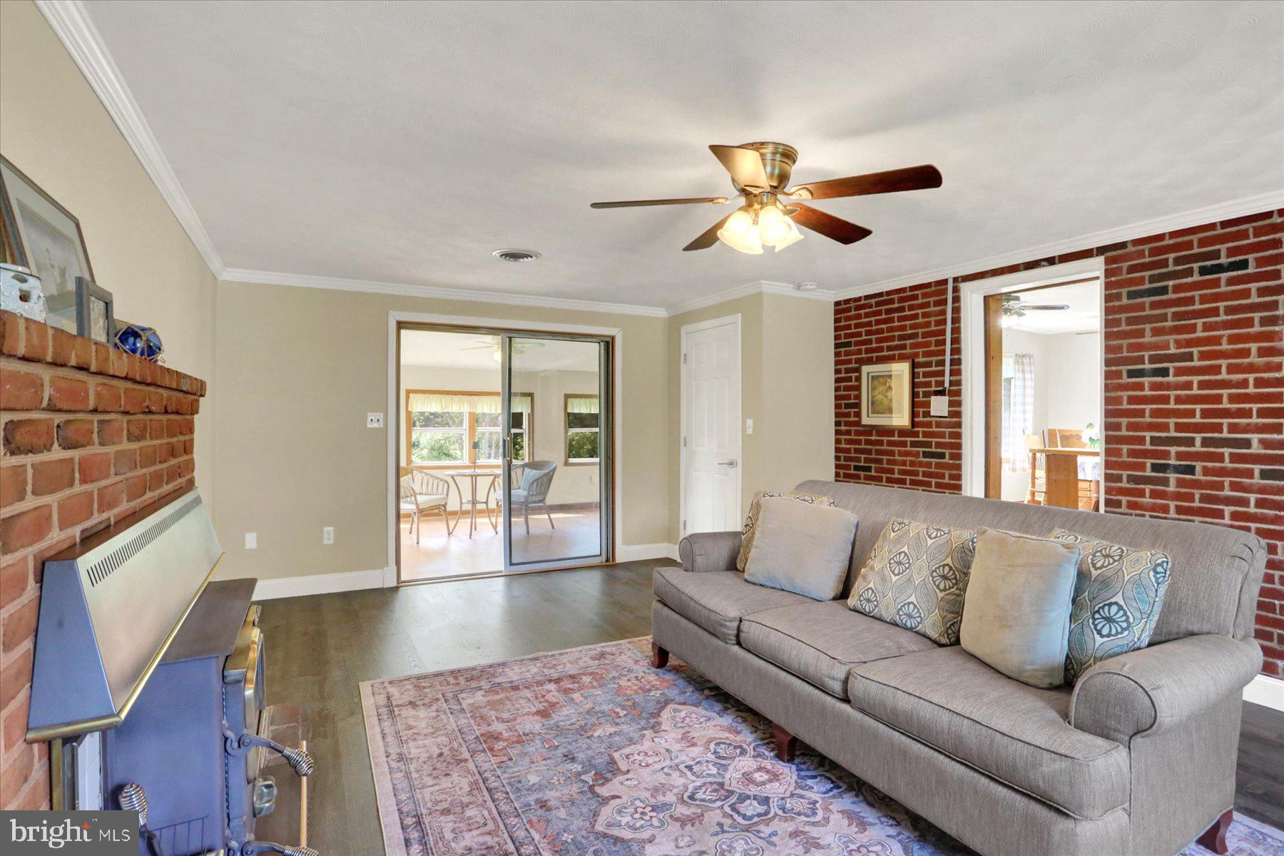 954 VALLEY ROAD