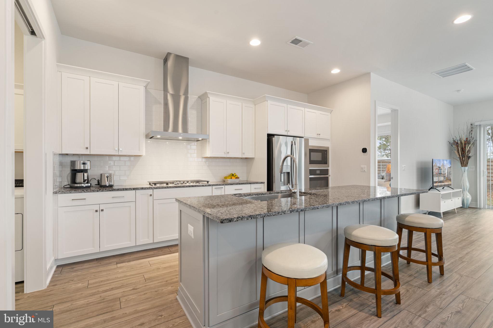 ROBINSON MANOR - Residential