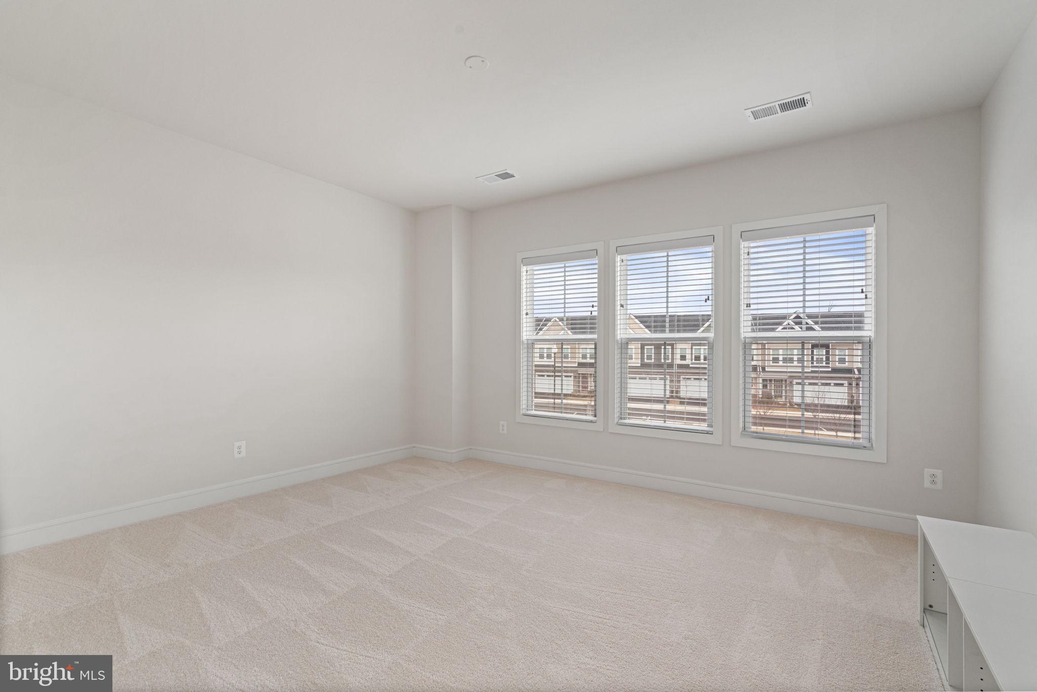 ROBINSON MANOR - Residential