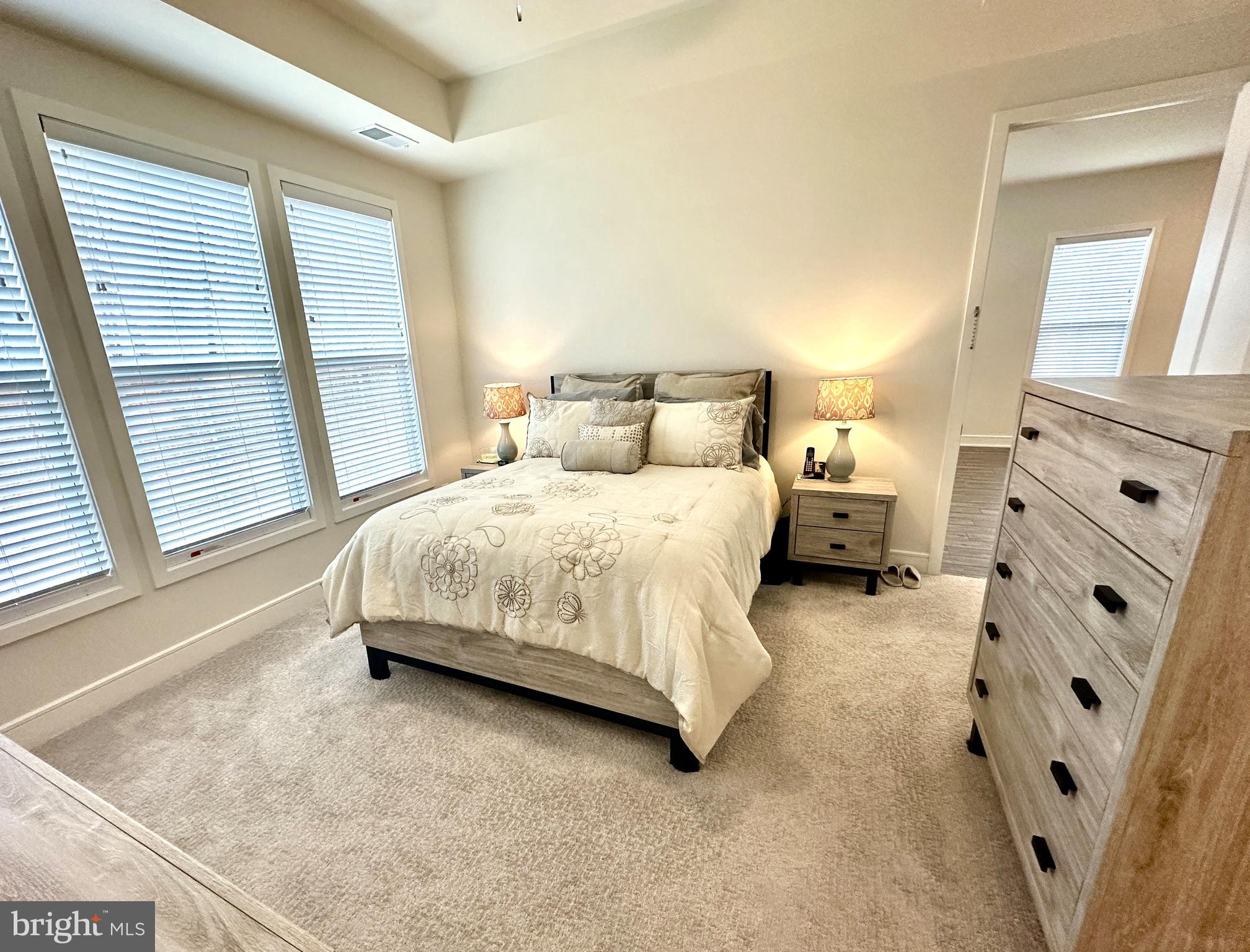 ROBINSON MANOR - Residential