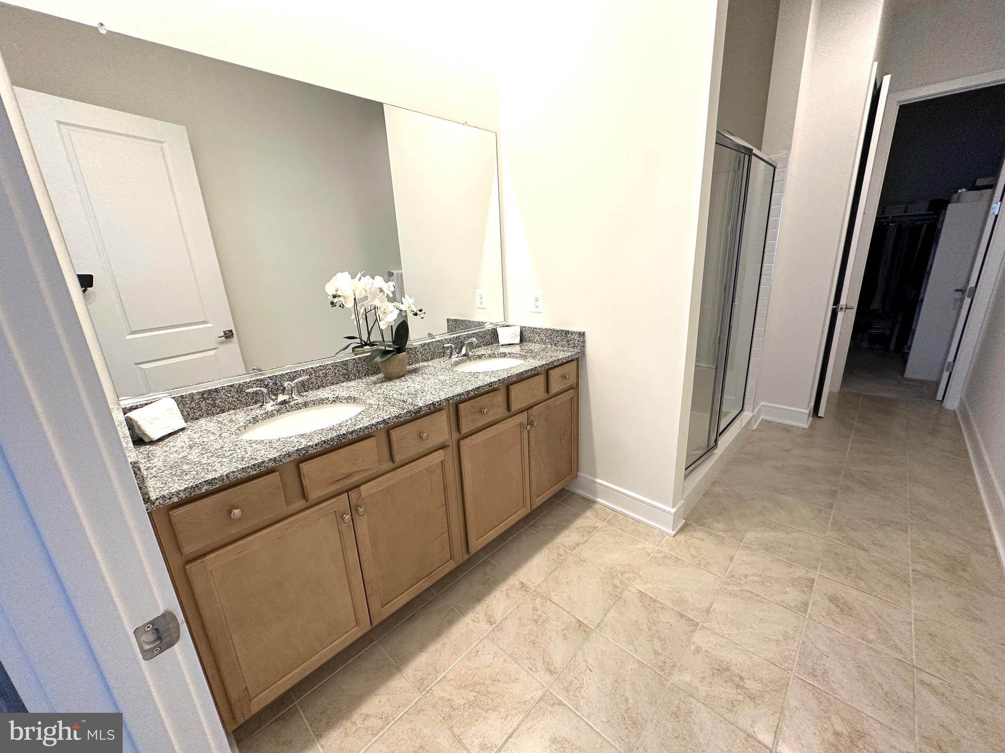 ROBINSON MANOR - Residential