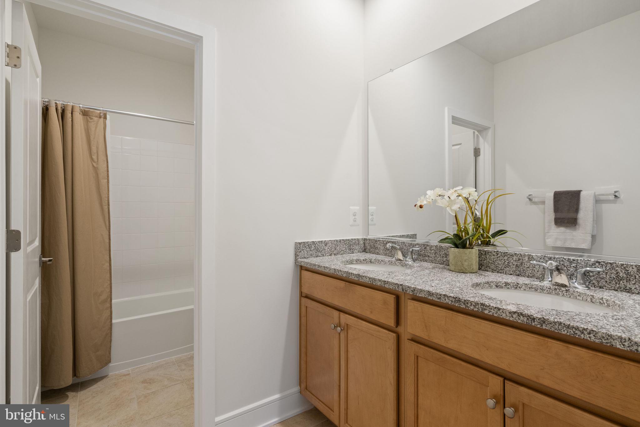 ROBINSON MANOR - Residential