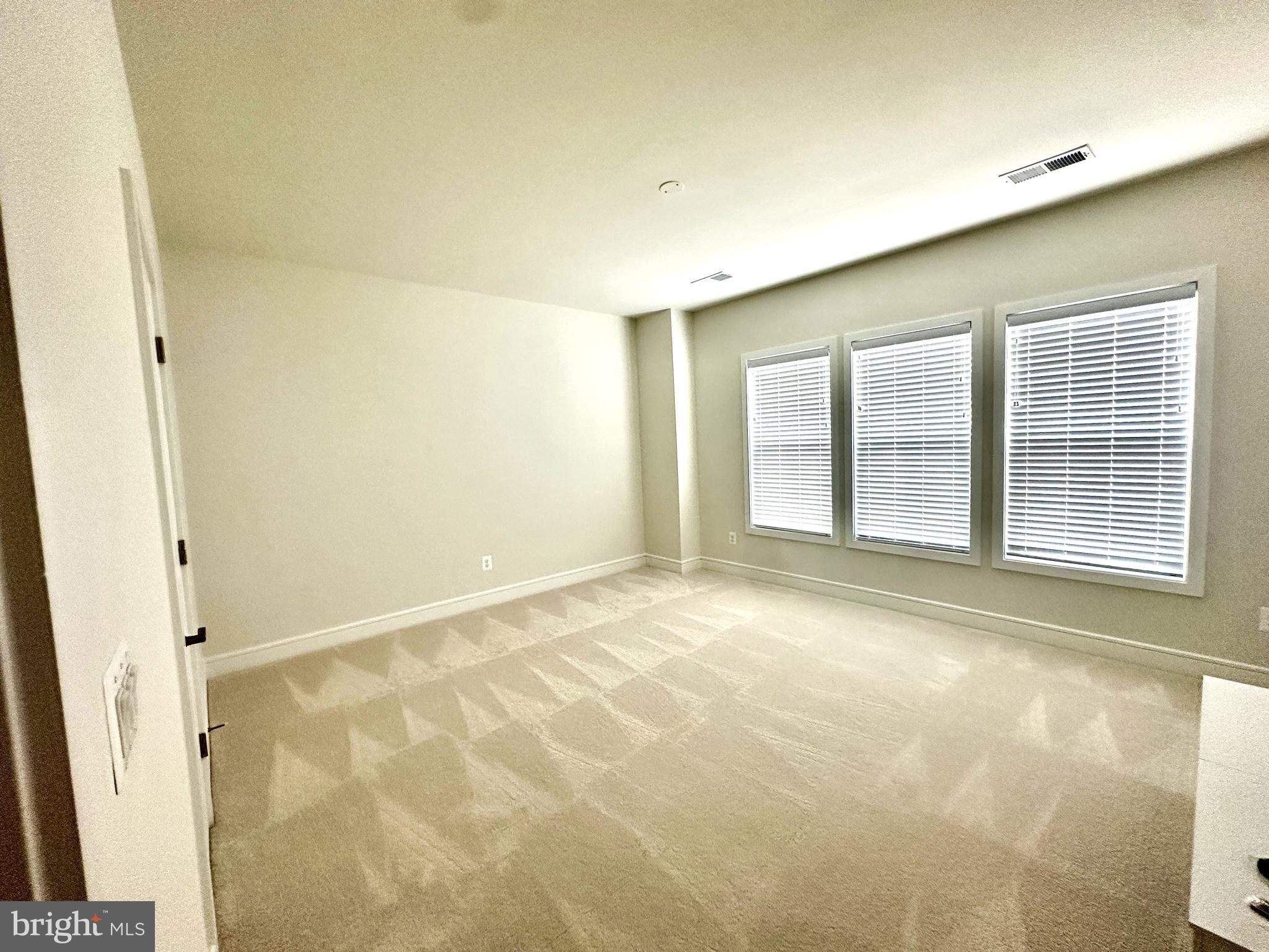 ROBINSON MANOR - Residential