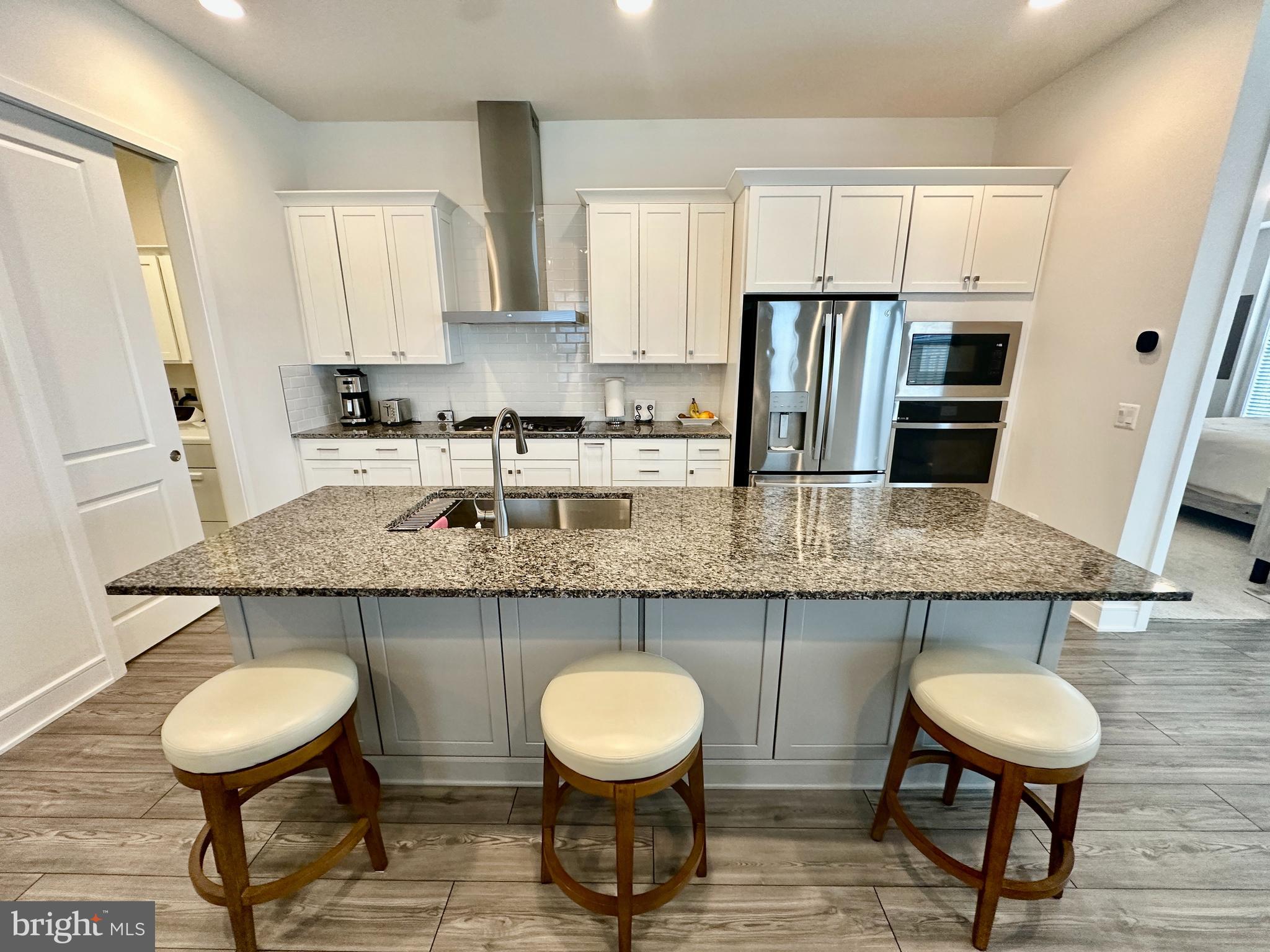 ROBINSON MANOR - Residential