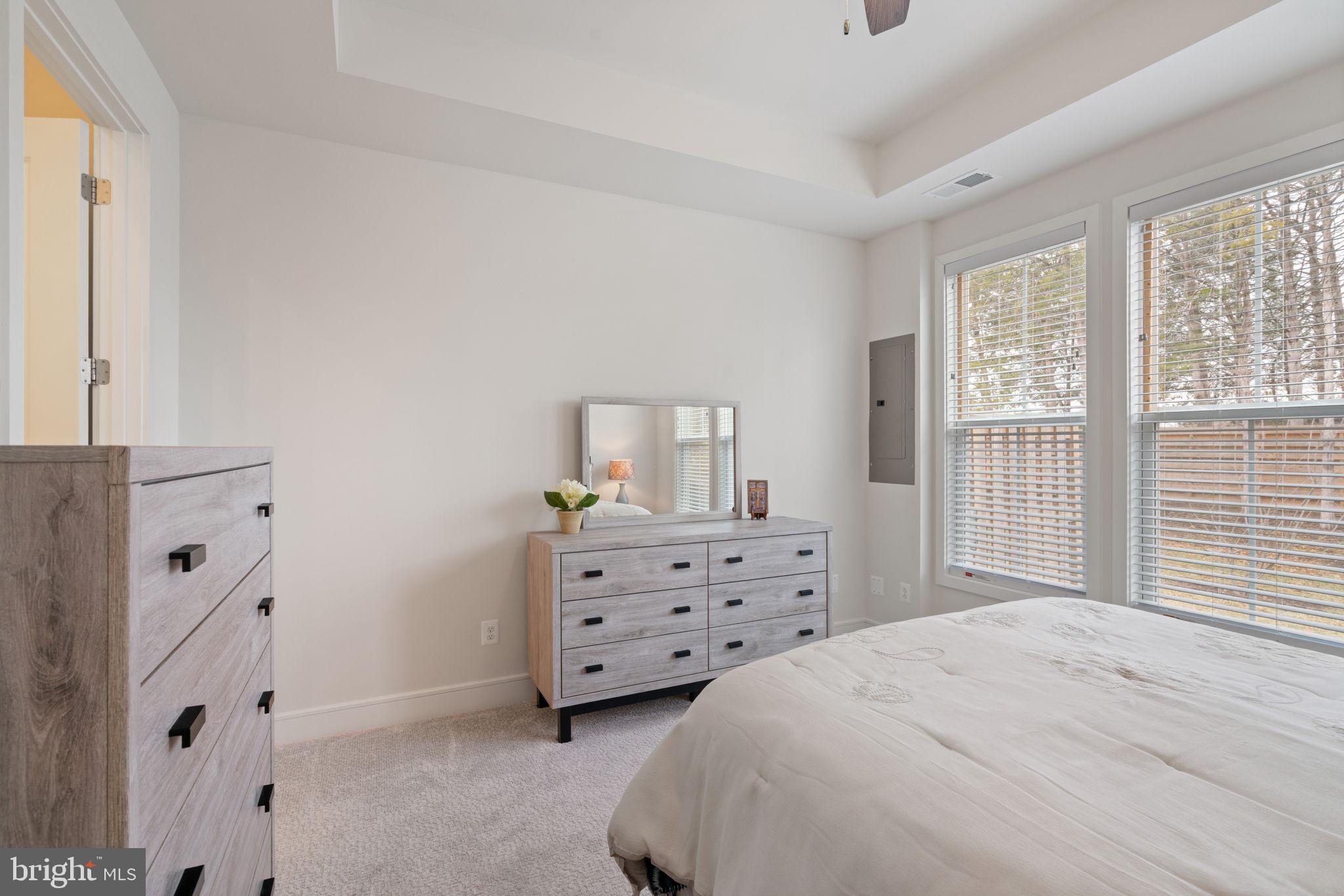 ROBINSON MANOR - Residential