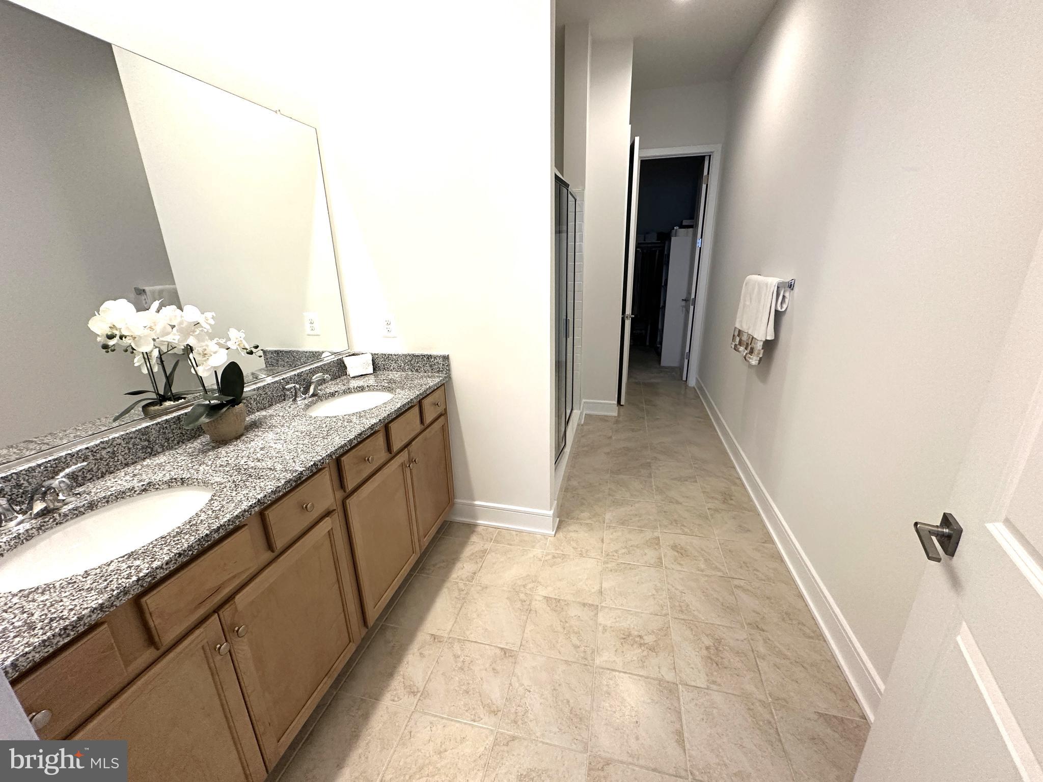 ROBINSON MANOR - Residential