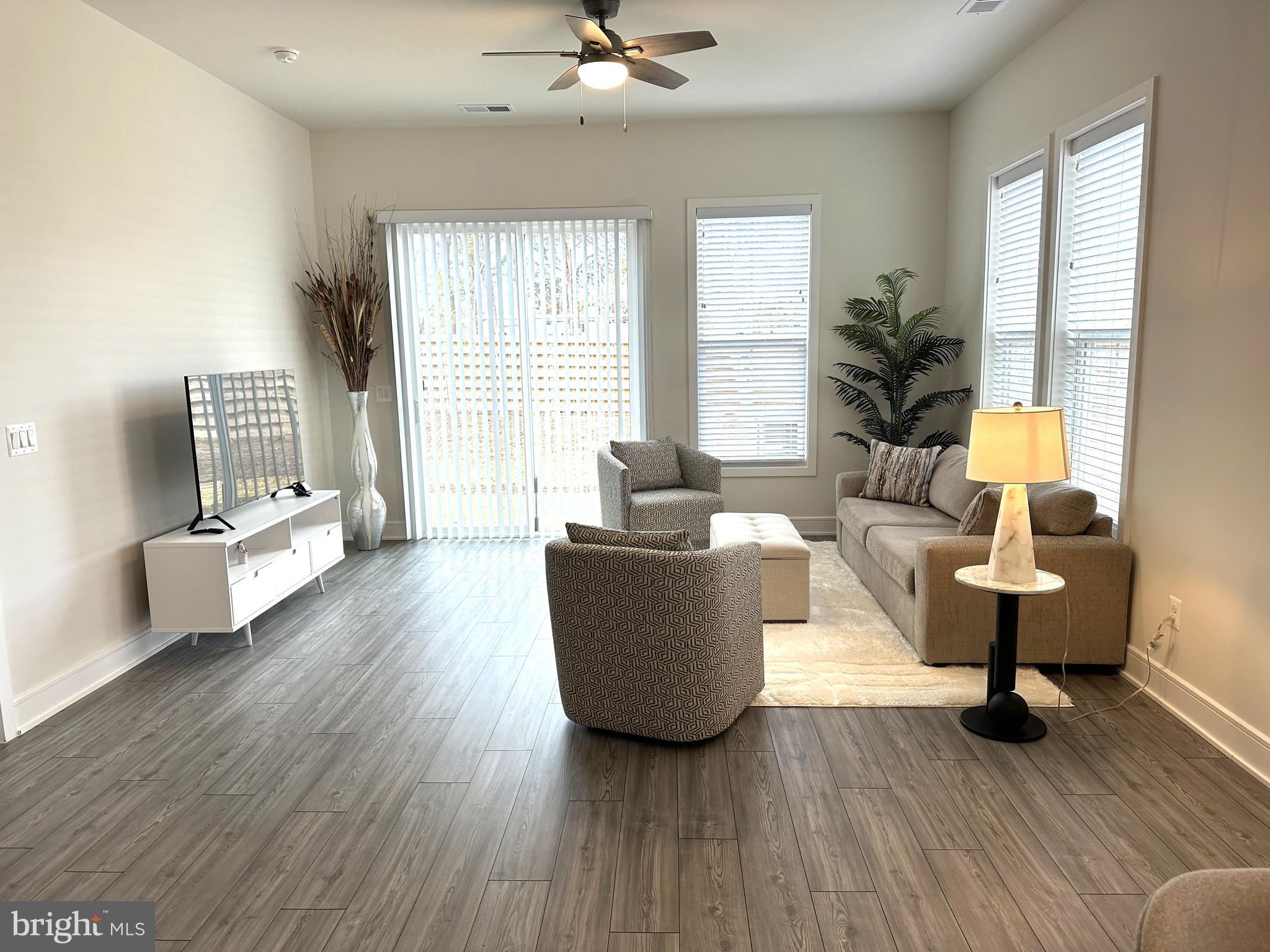 ROBINSON MANOR - Residential