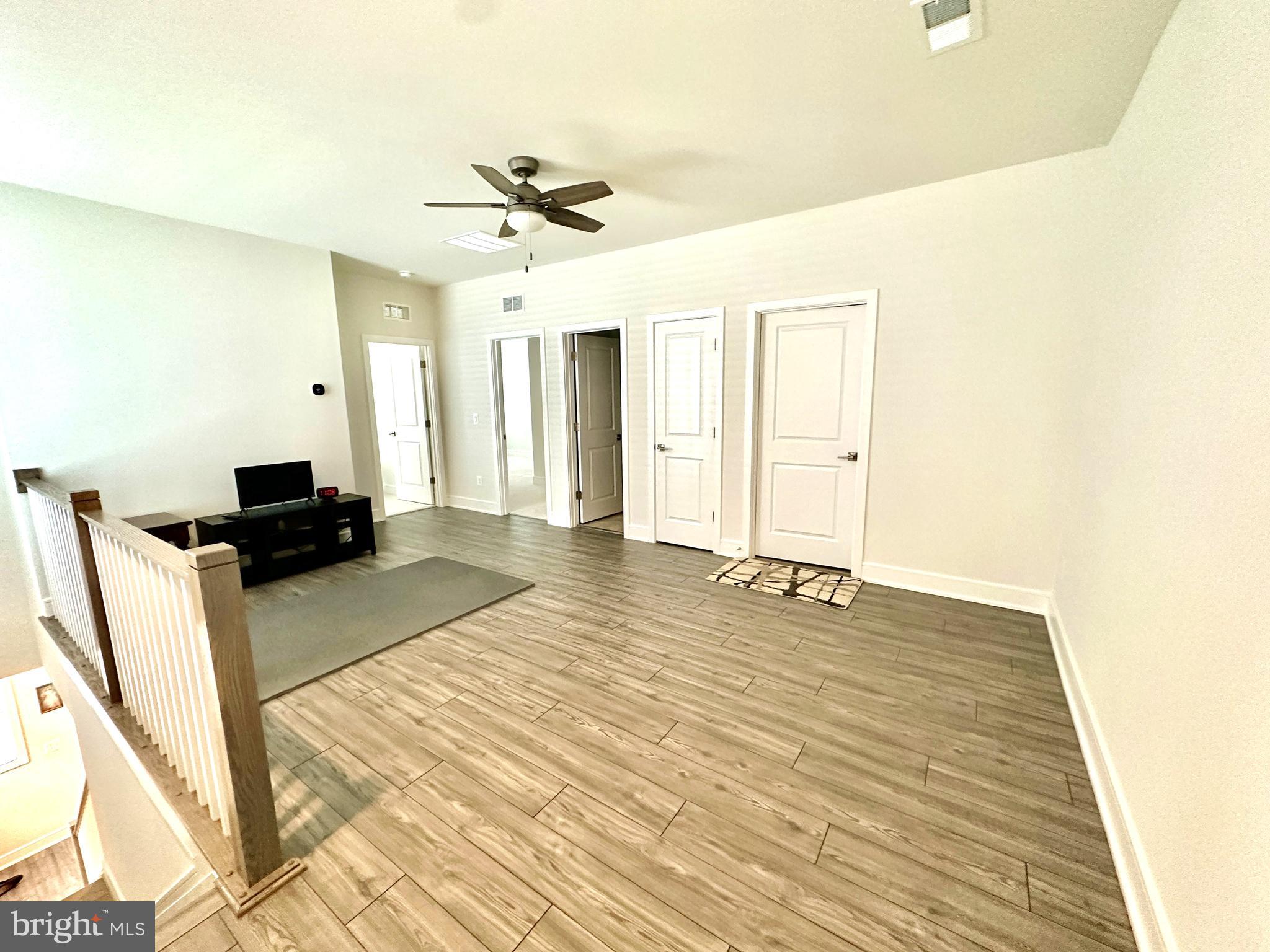 ROBINSON MANOR - Residential