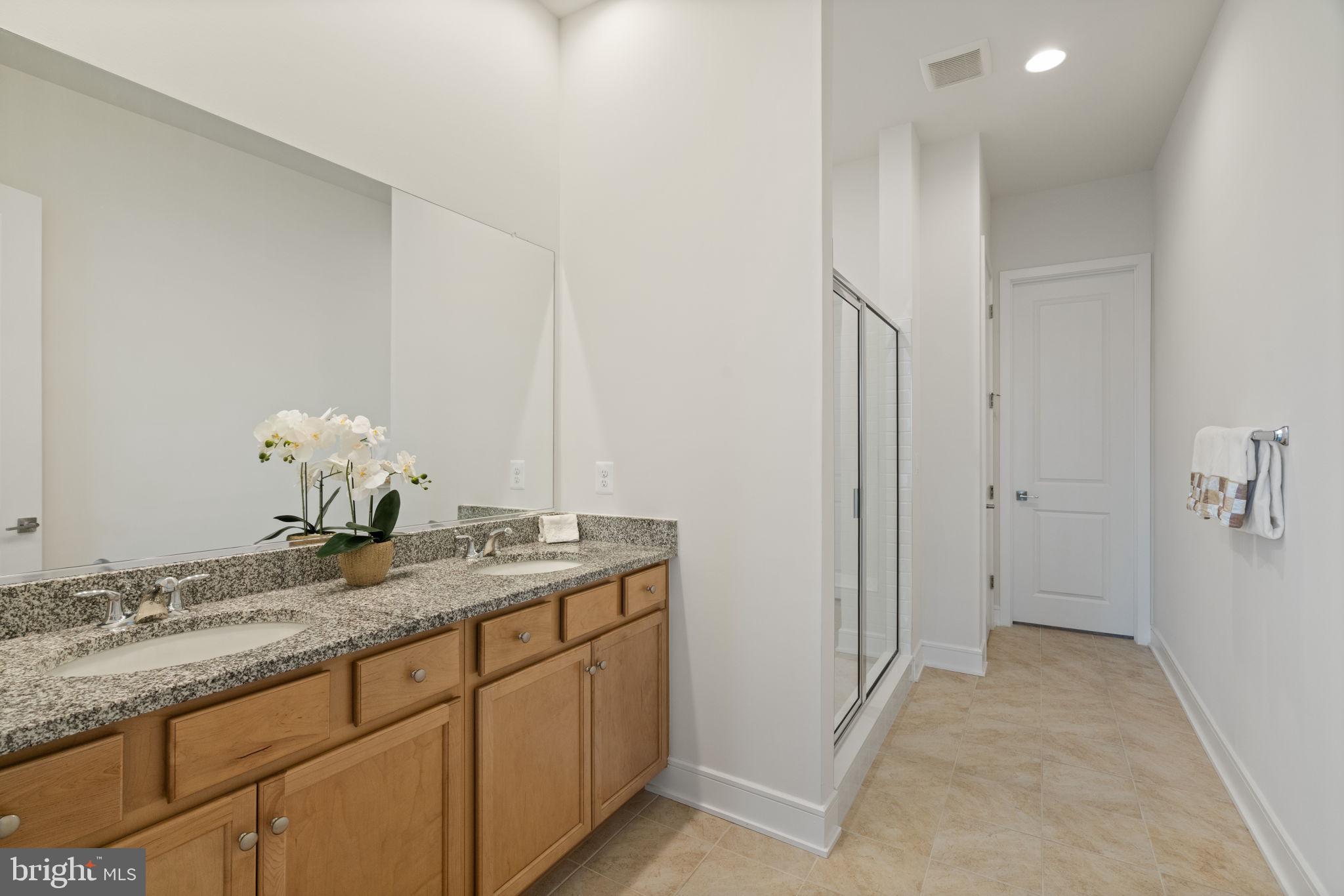 ROBINSON MANOR - Residential