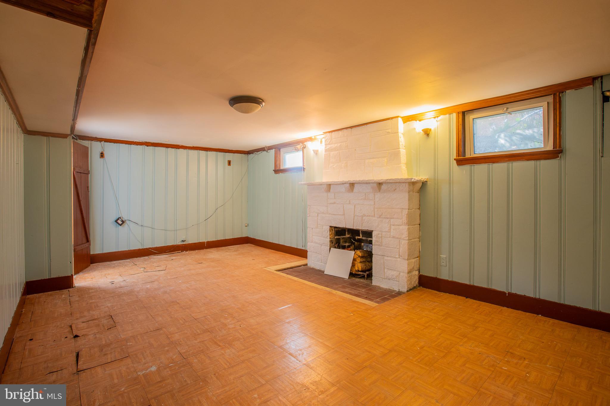 SILVER SPRING - Residential Lease