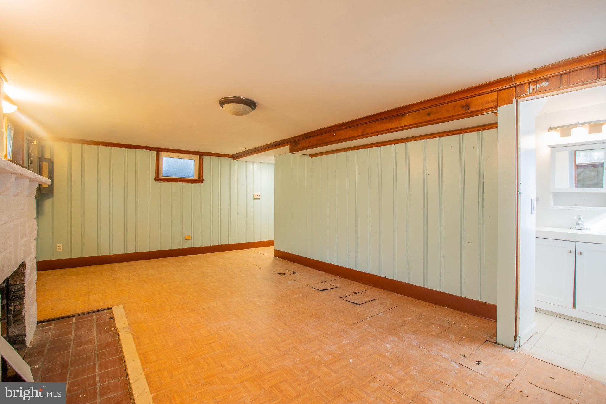 SILVER SPRING - Residential Lease