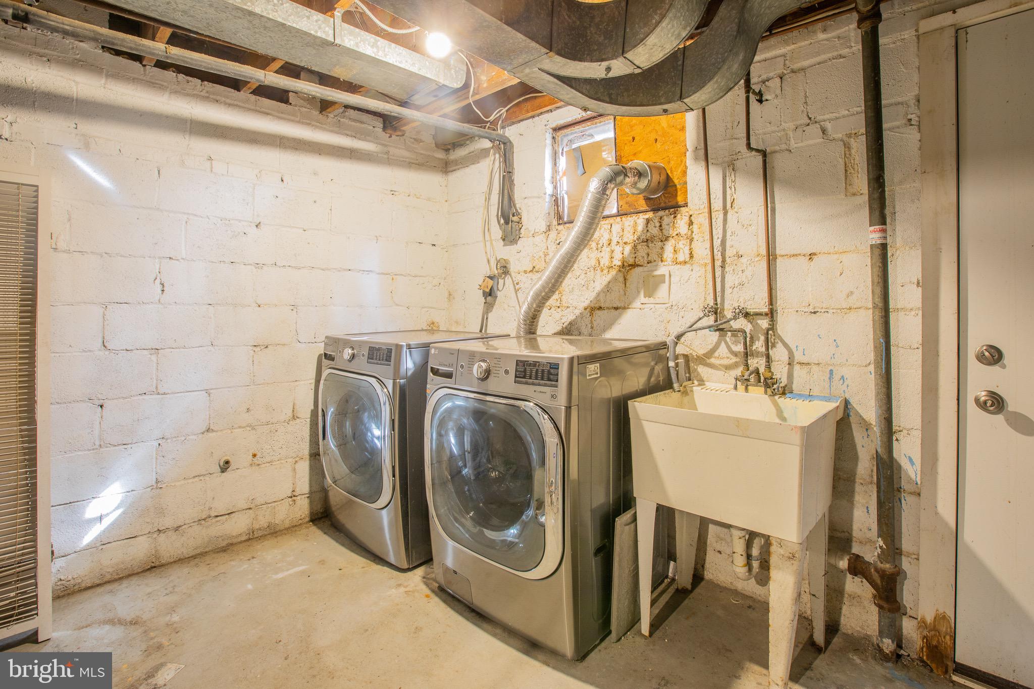 SILVER SPRING - Residential Lease