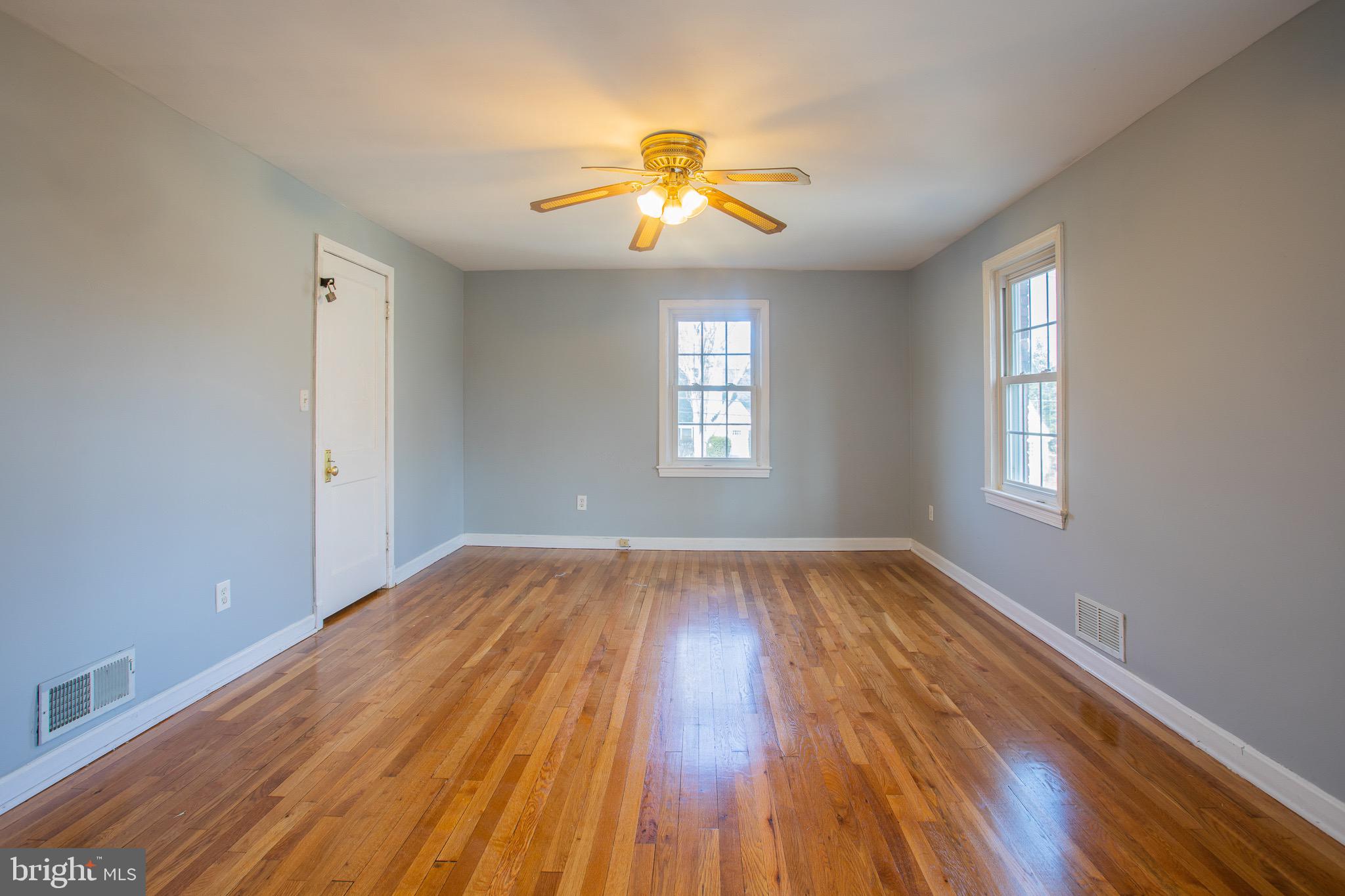 SILVER SPRING - Residential Lease