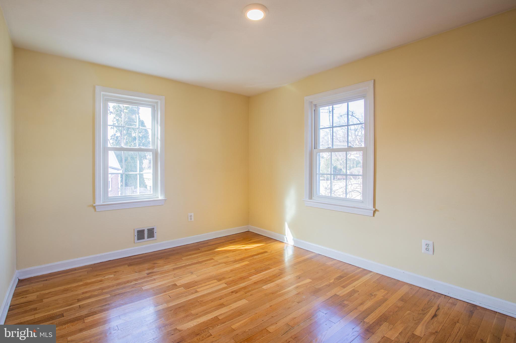 SILVER SPRING - Residential Lease