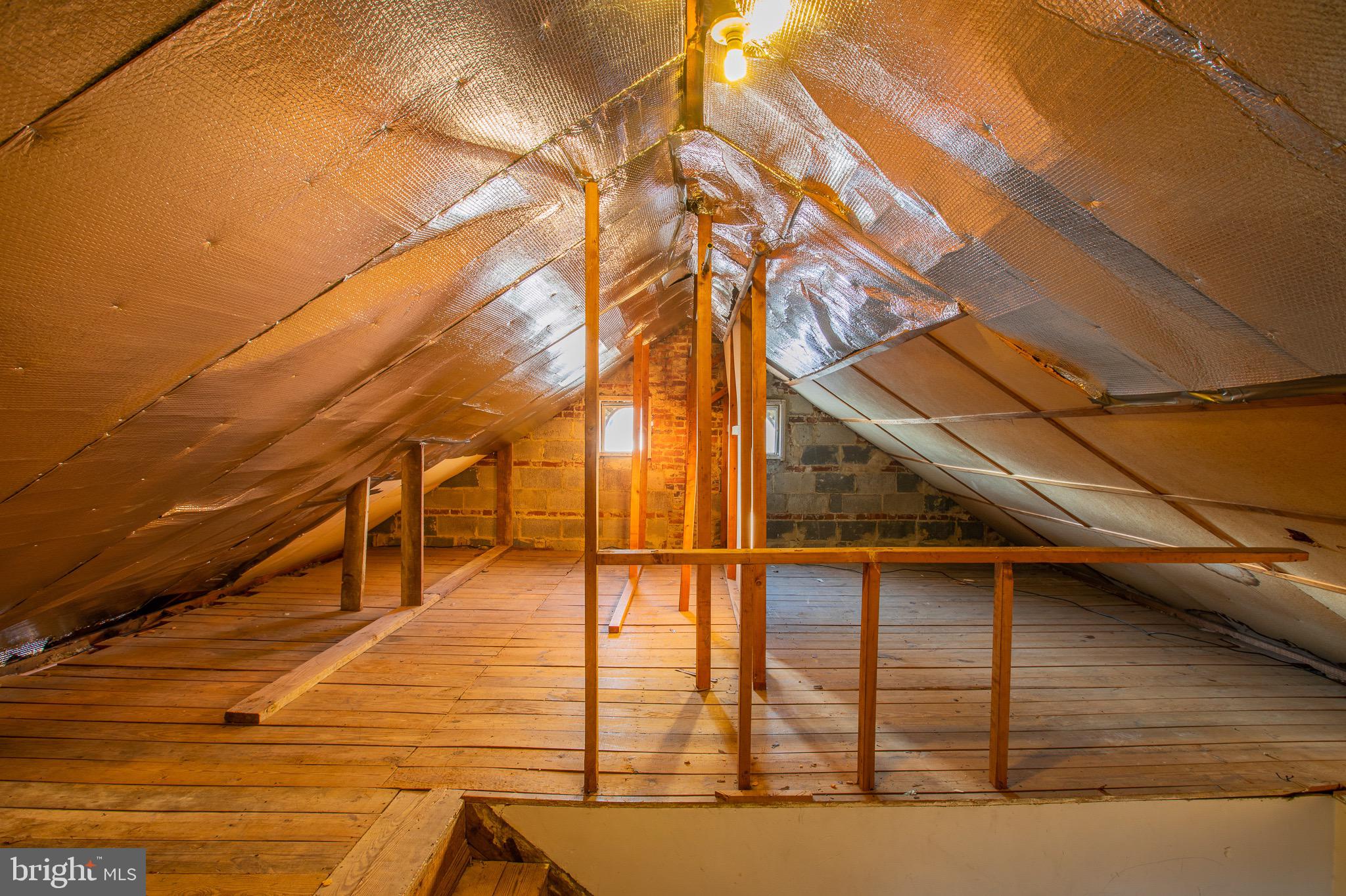 SILVER SPRING - Residential Lease