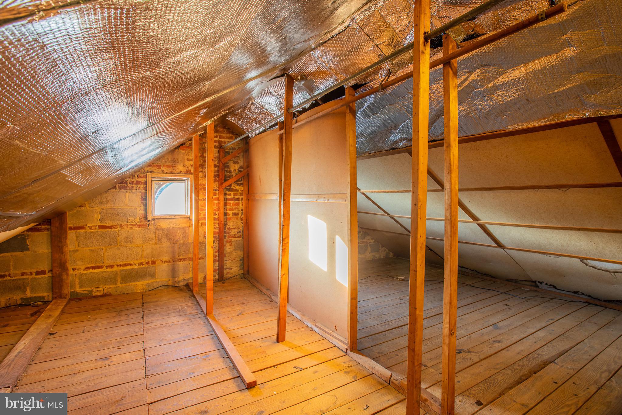 SILVER SPRING - Residential Lease