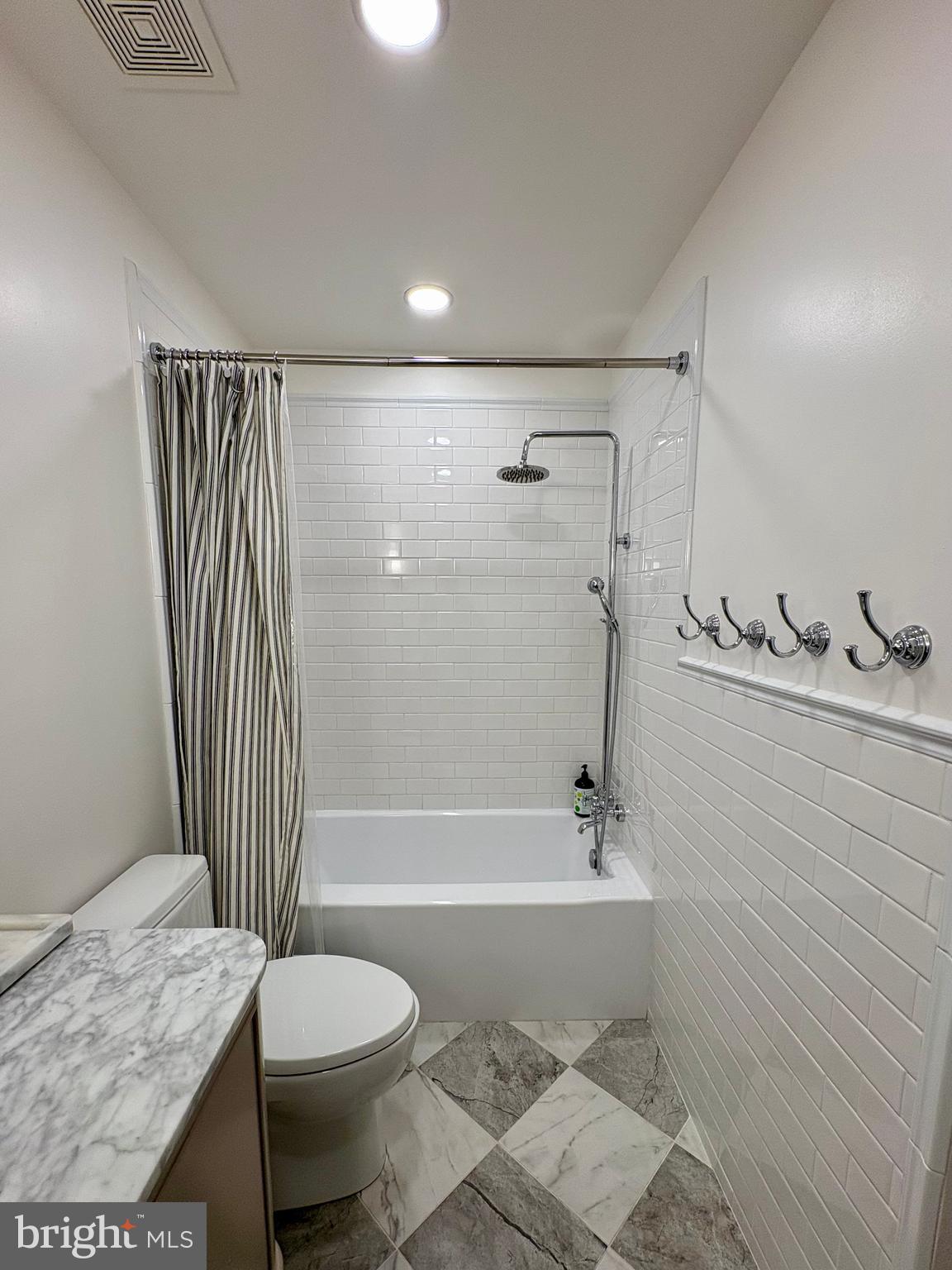 EMERALD POINTE - Residential