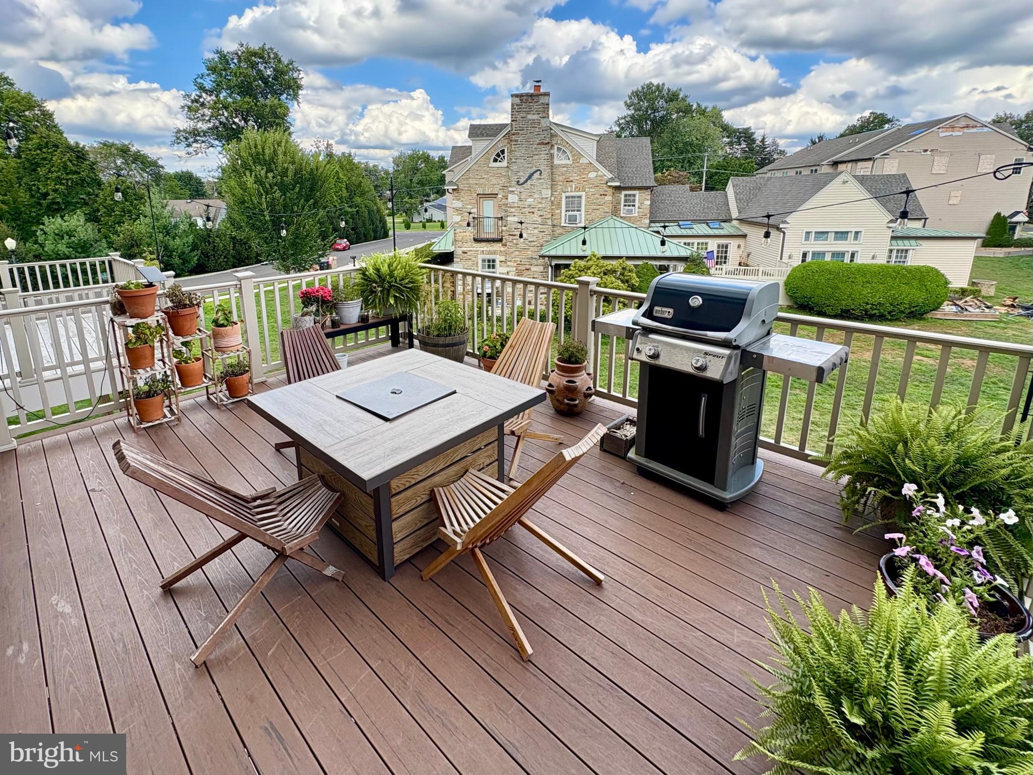 EMERALD POINTE - Residential