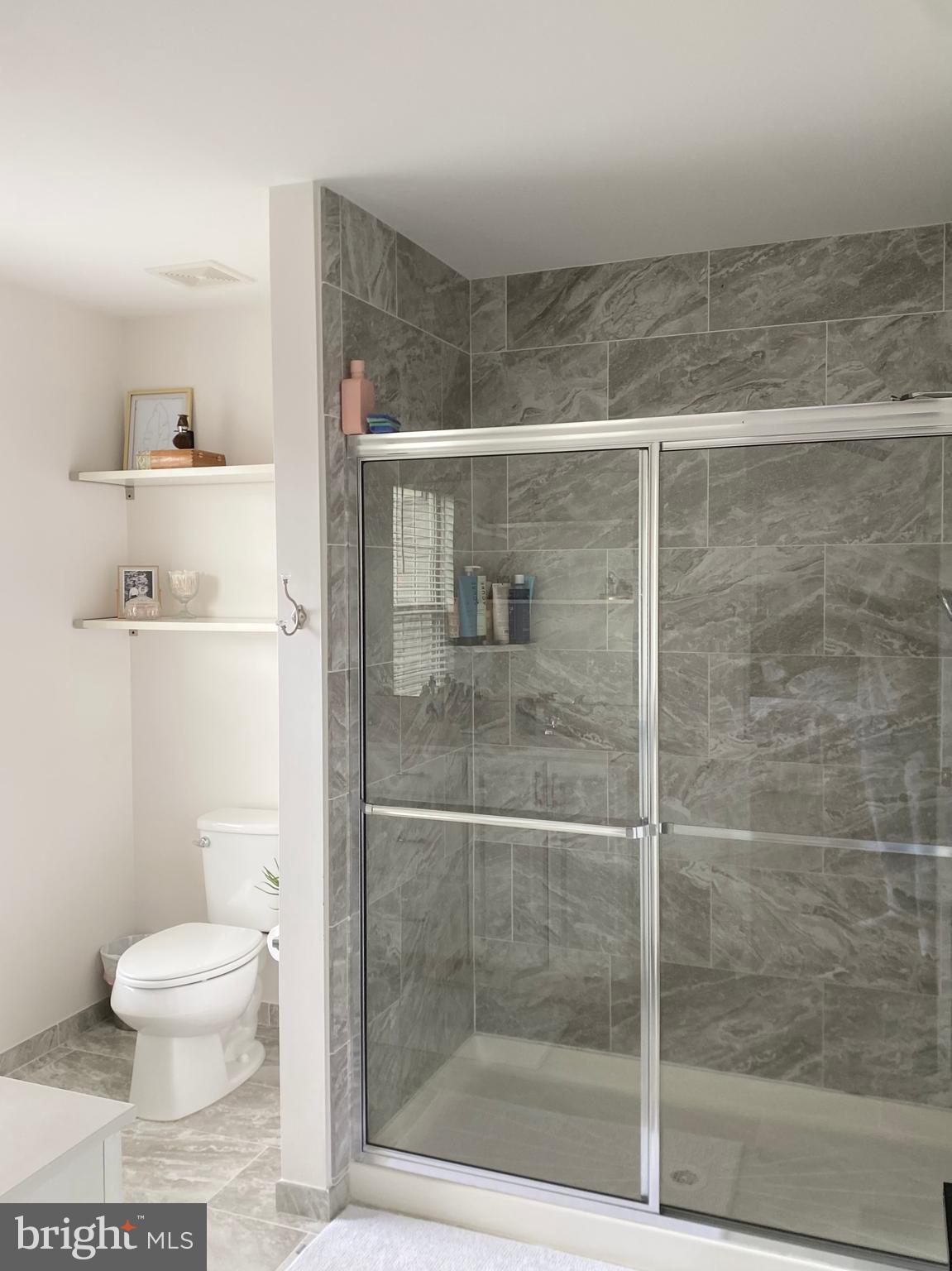 EMERALD POINTE - Residential