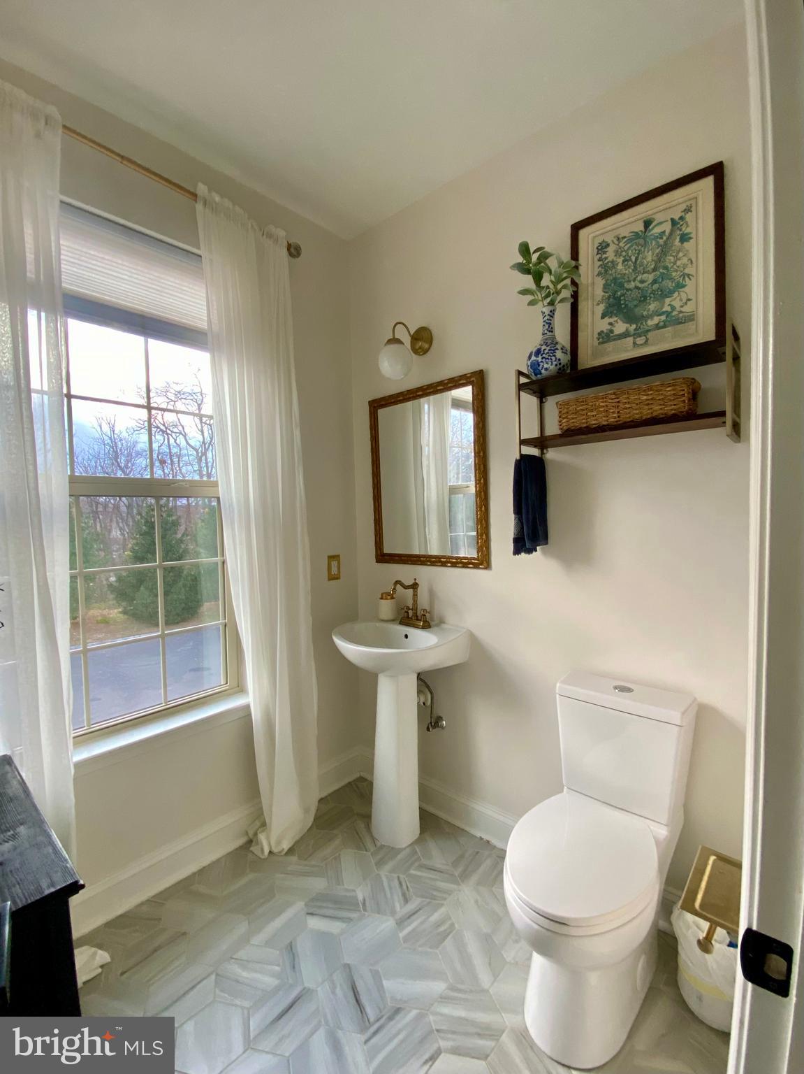 EMERALD POINTE - Residential