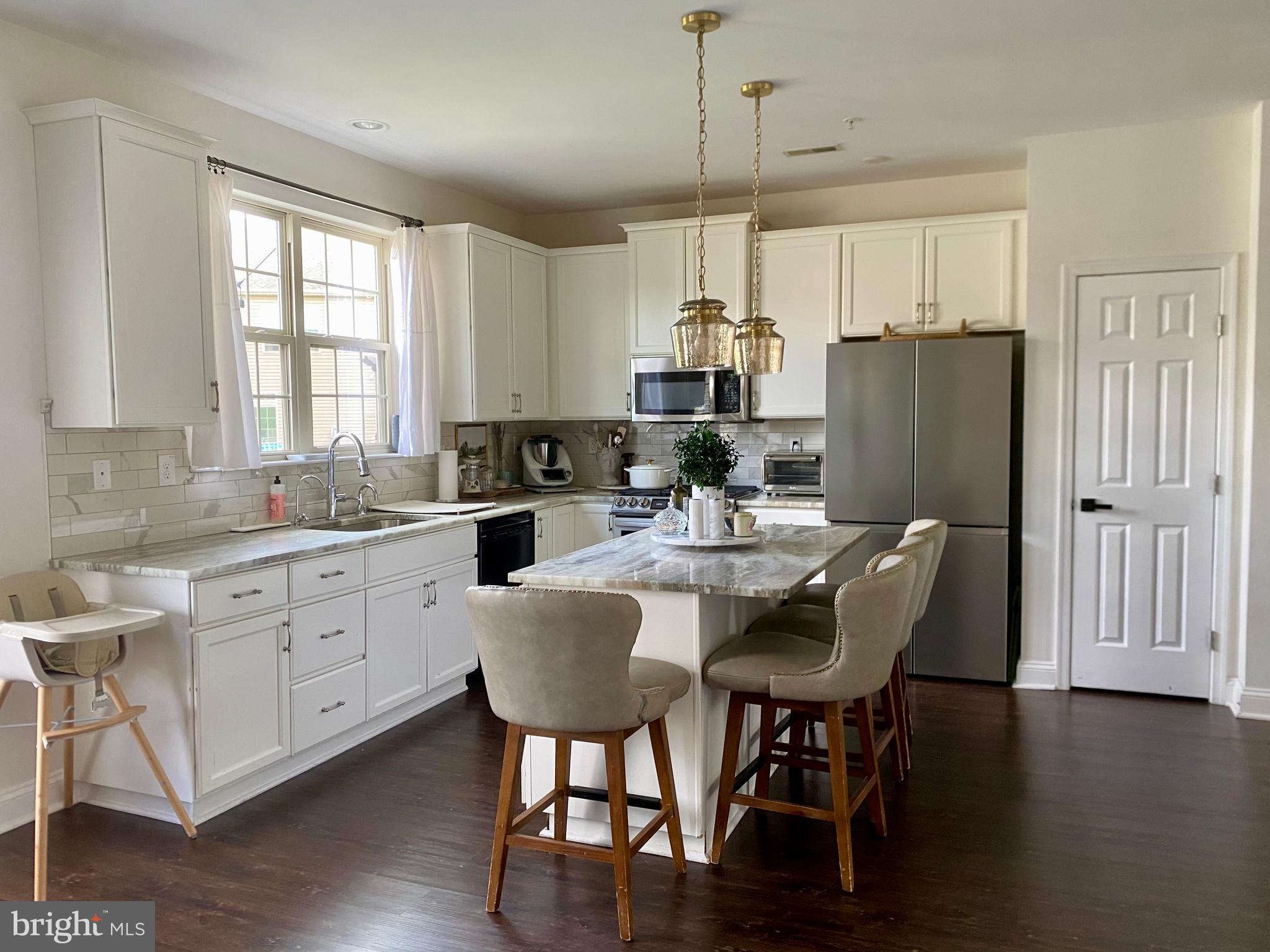 EMERALD POINTE - Residential