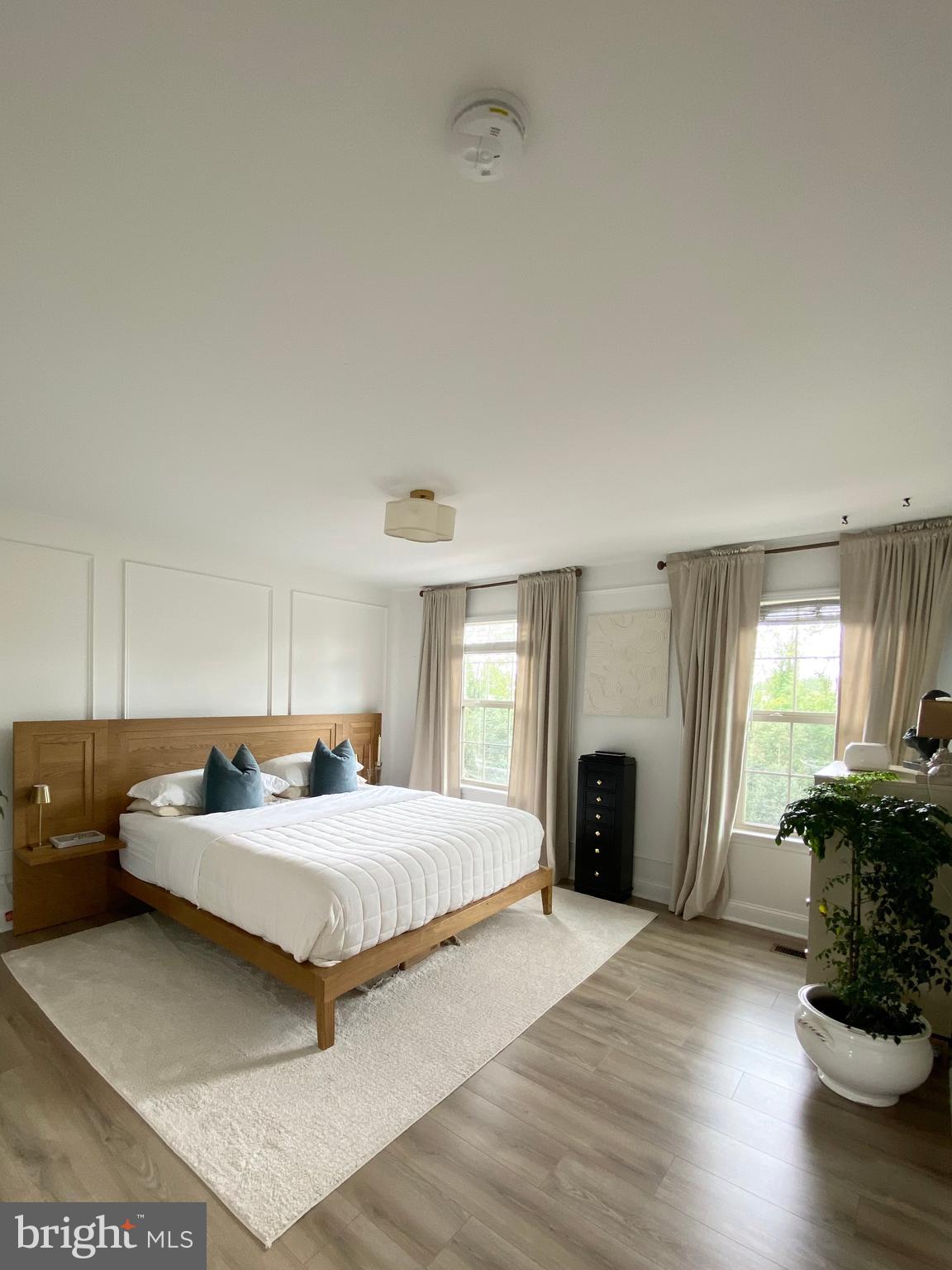 EMERALD POINTE - Residential