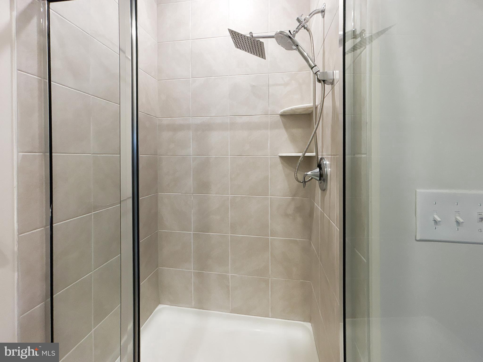 WATERSIDE - Residential