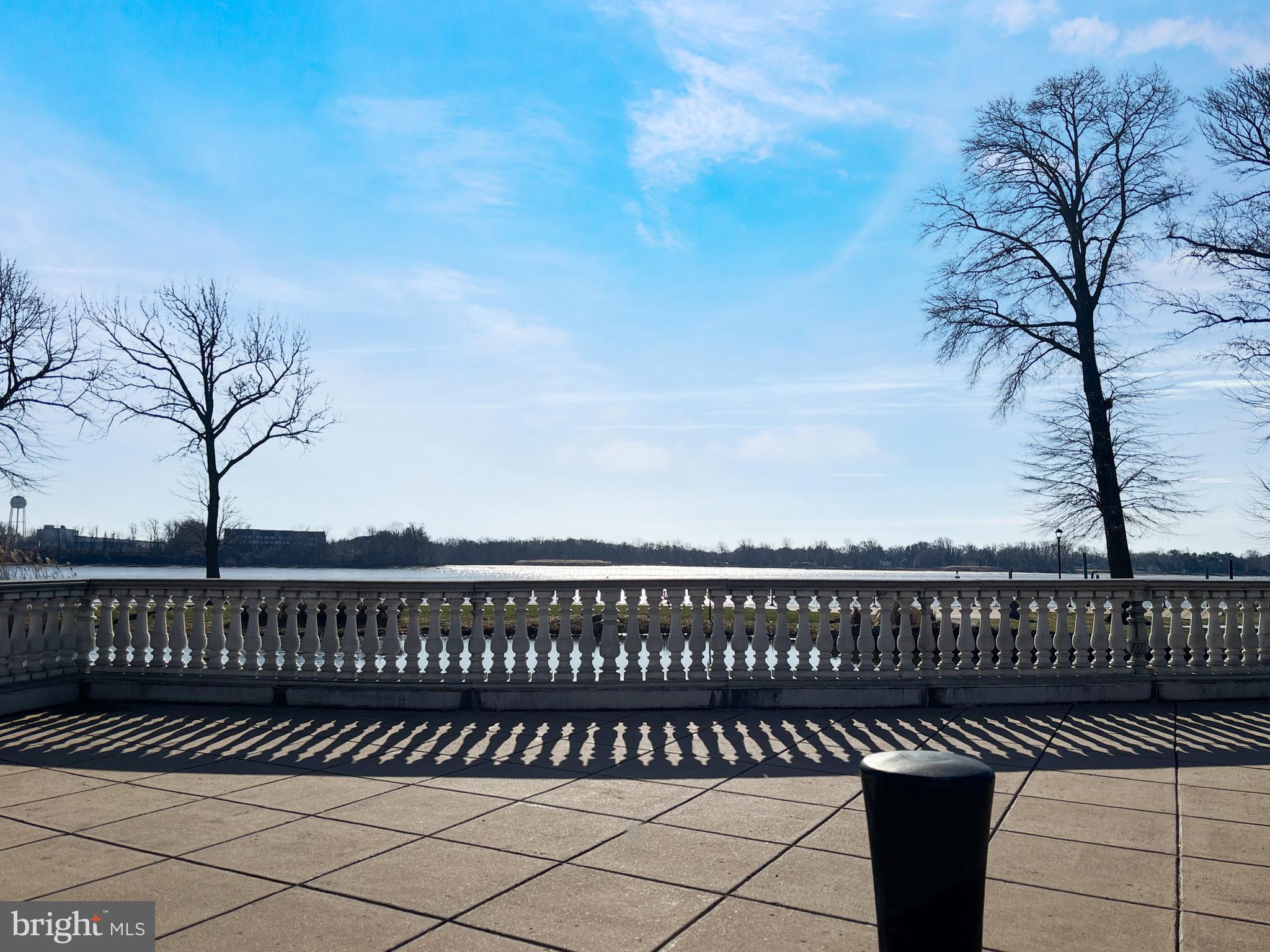 WATERSIDE - Residential