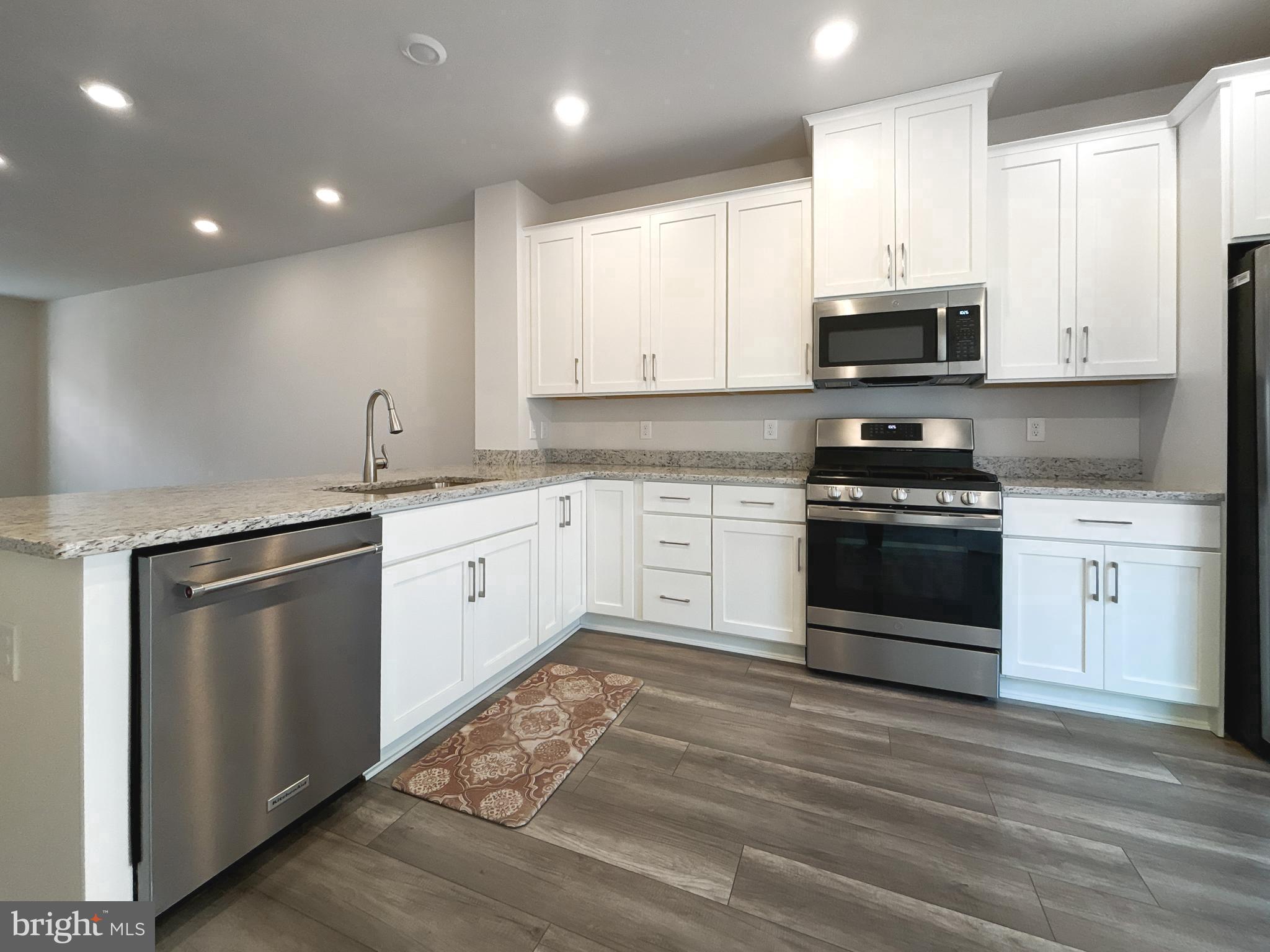 WATERSIDE - Residential