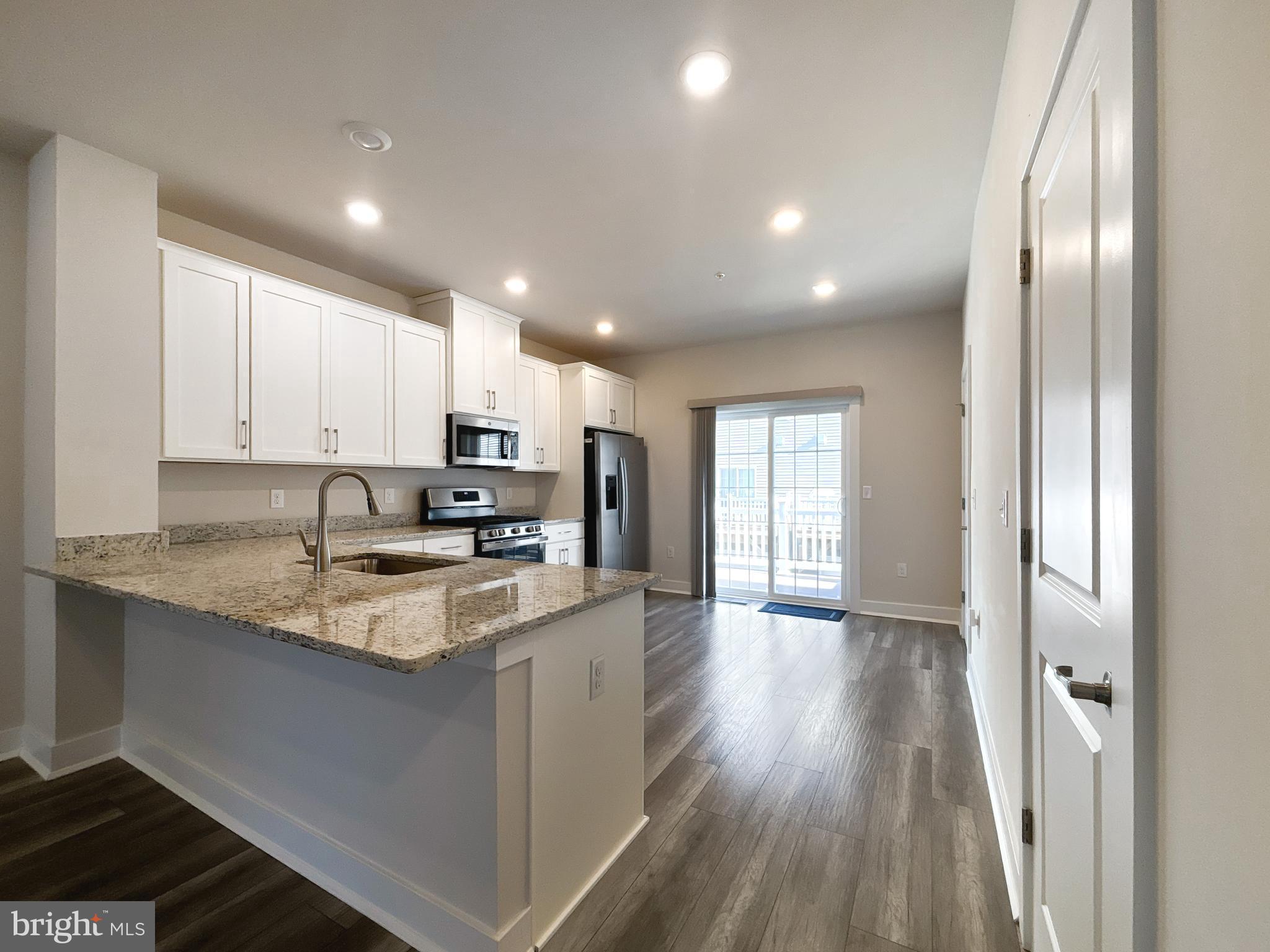 WATERSIDE - Residential