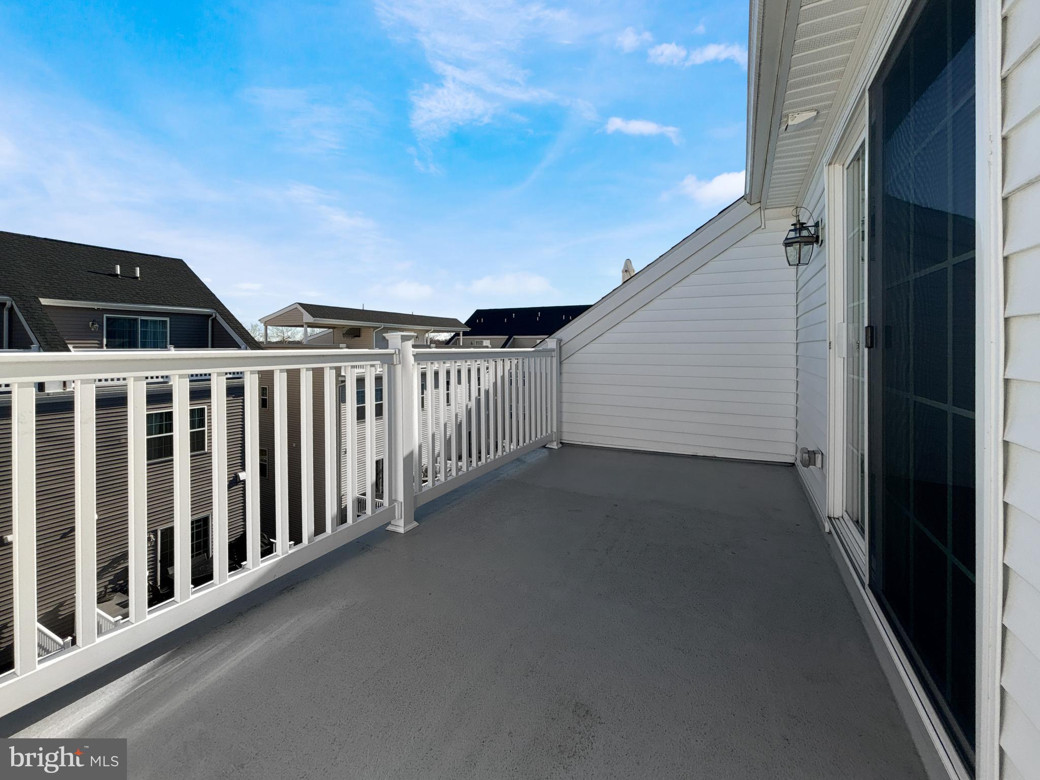 WATERSIDE - Residential