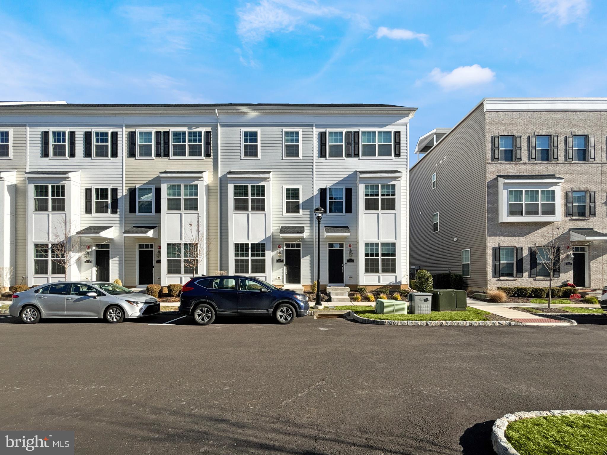 WATERSIDE - Residential