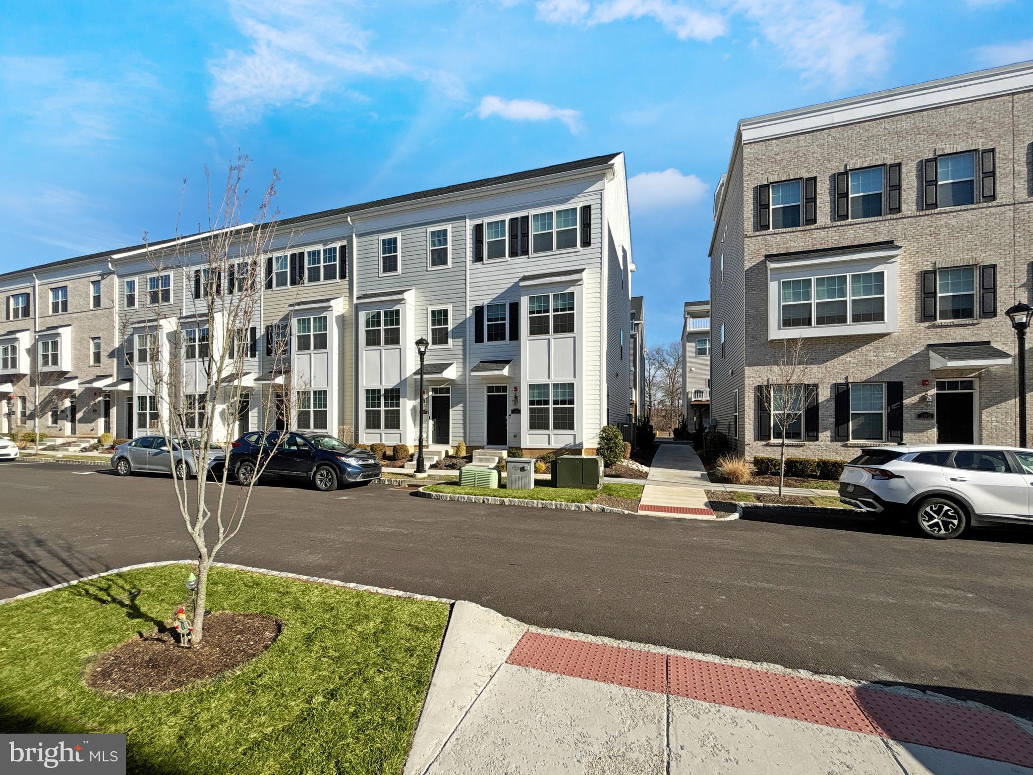 WATERSIDE - Residential