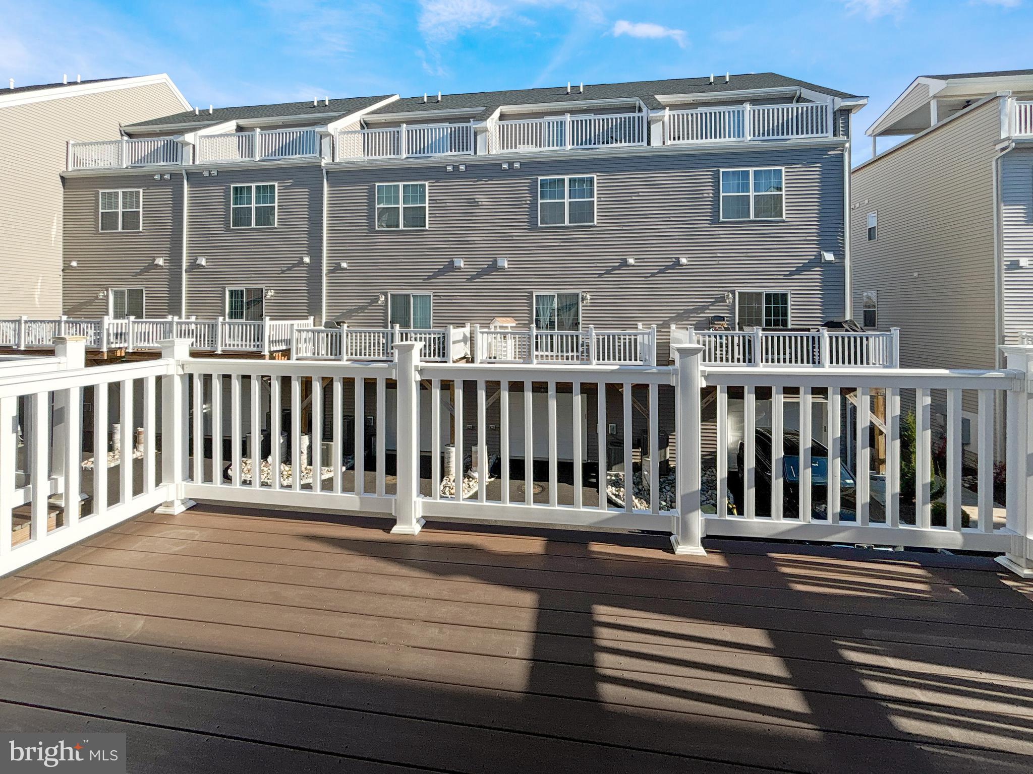 WATERSIDE - Residential