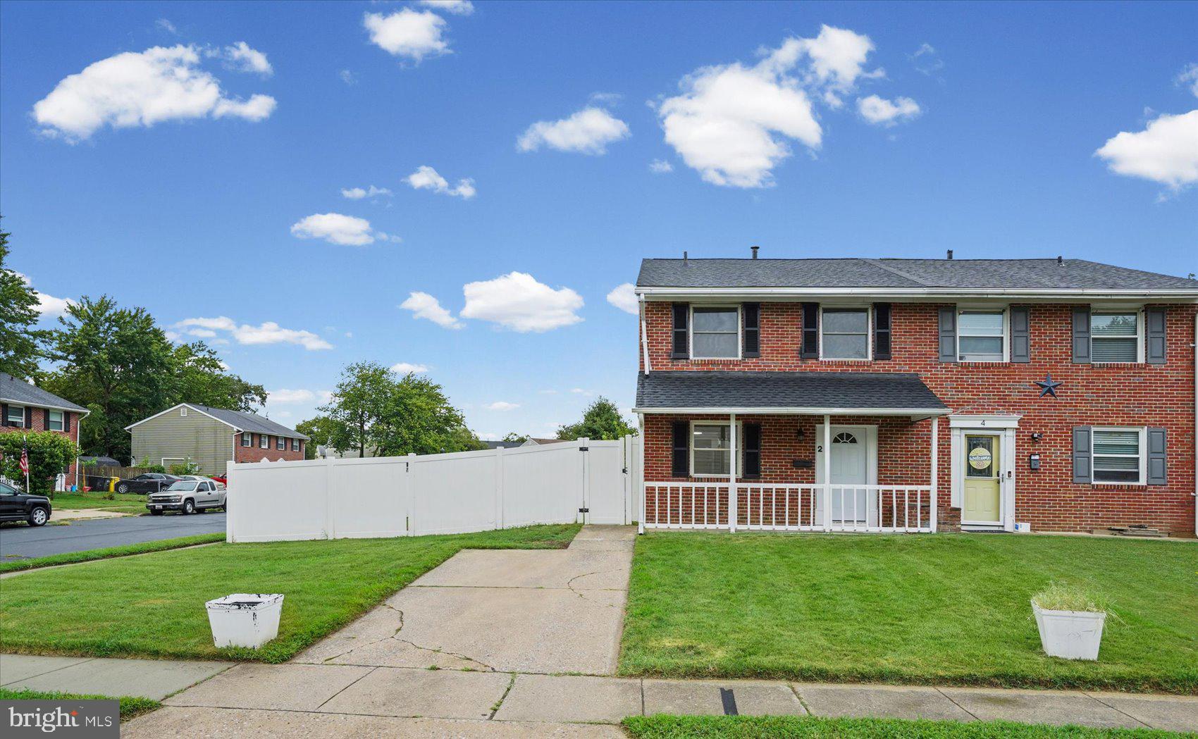 2 BREAKWATER COURT