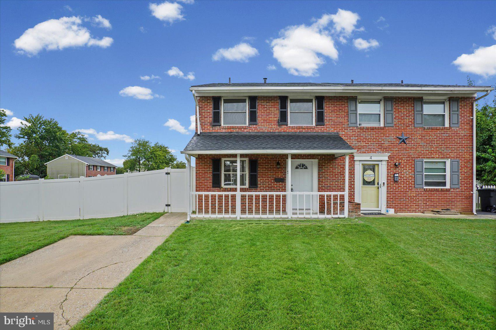 2 BREAKWATER COURT