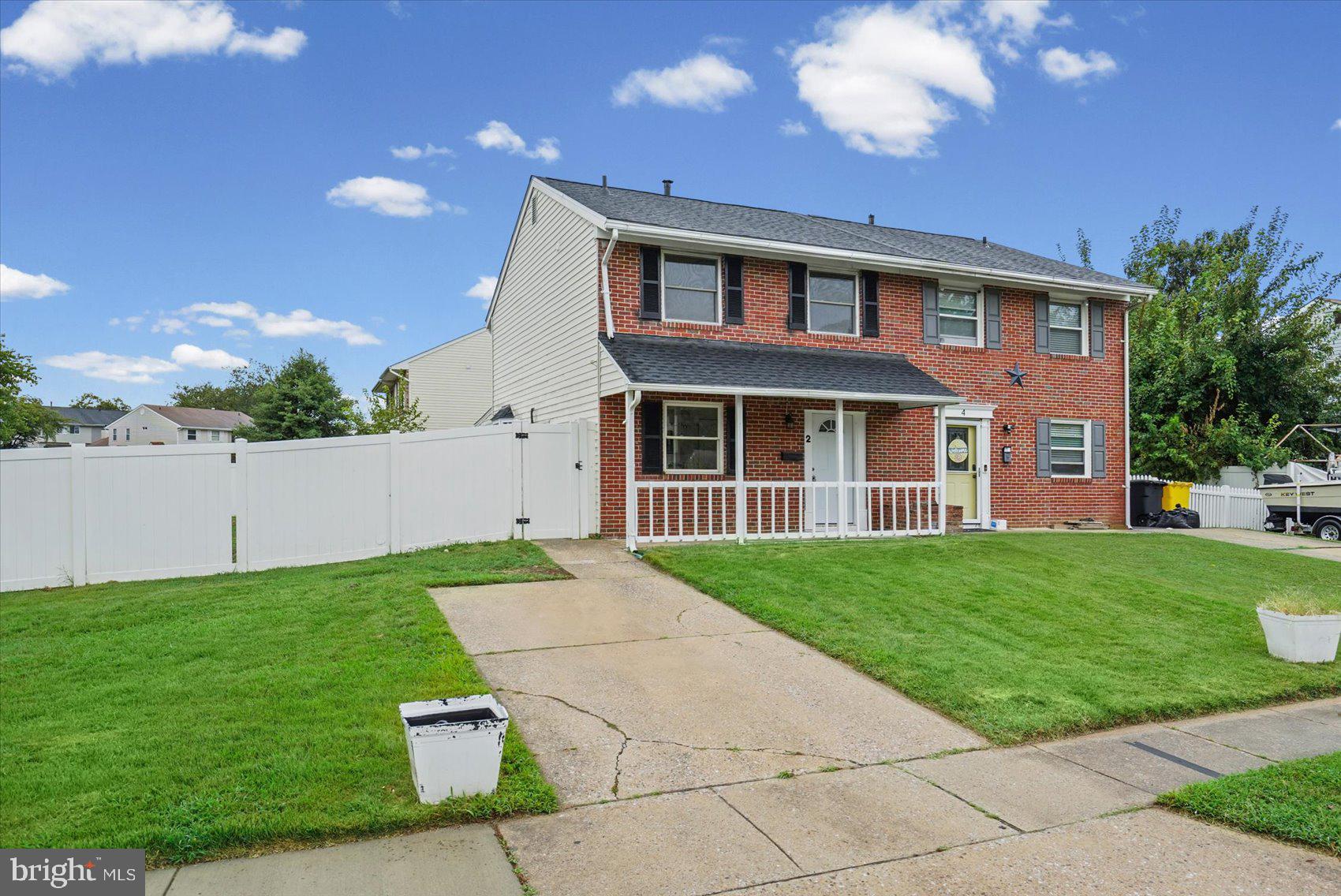 2 BREAKWATER COURT