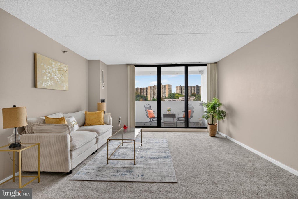 Photo of 5911 Edsall Road #608, ALEXANDRIA, VA 22304 (MLS # VAAX2067114)