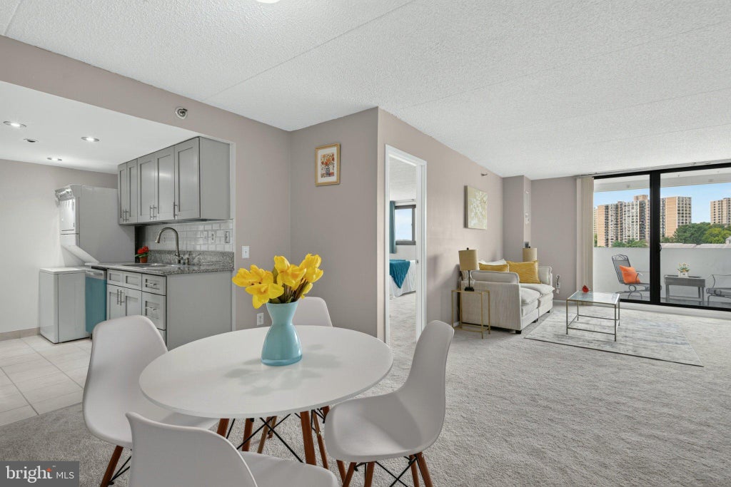 Photo of 5911 Edsall Road #608, ALEXANDRIA, VA 22304 (MLS # VAAX2067114)